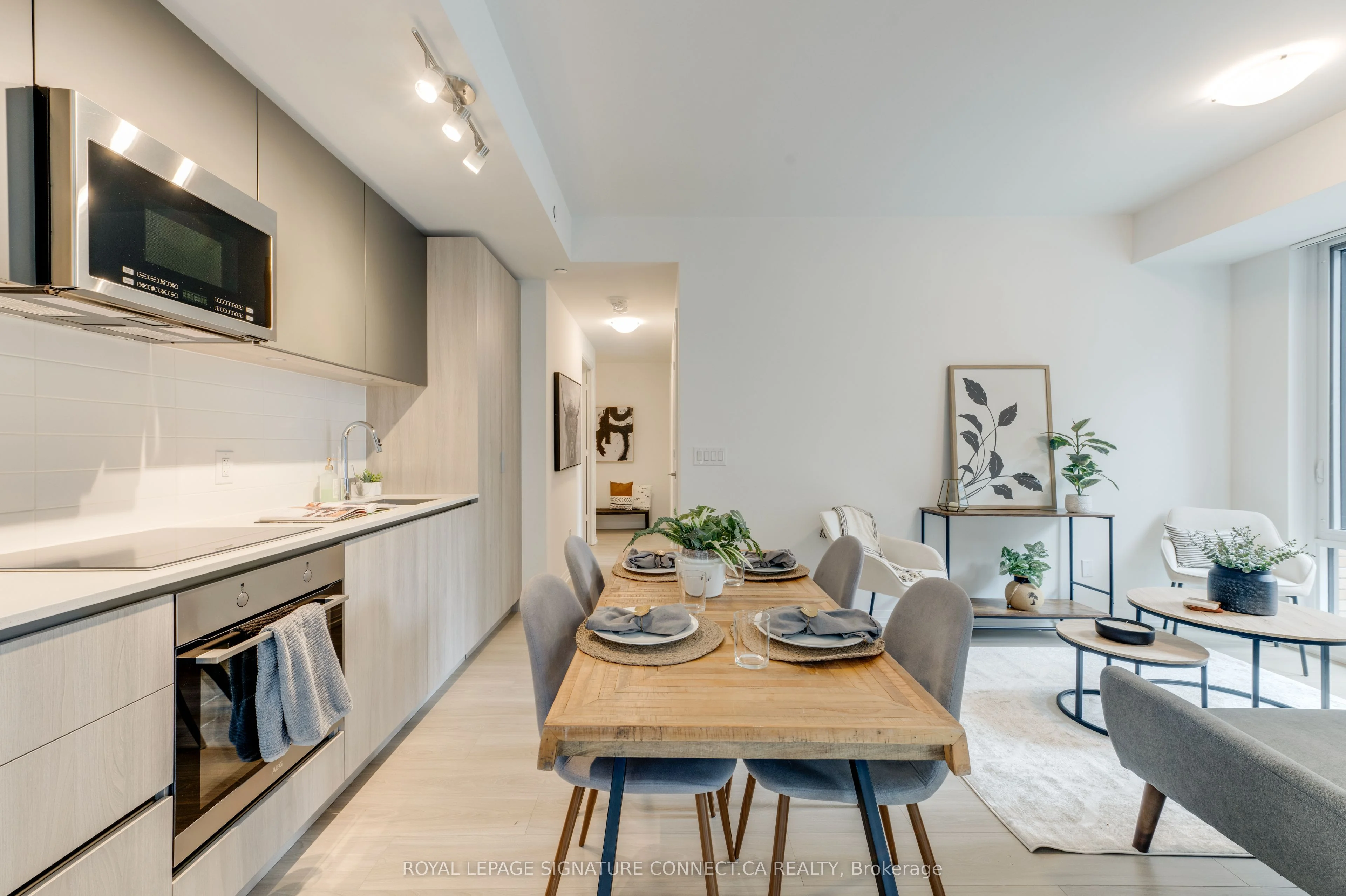 8 Widmer Street 609, Toronto C01, ON M5V 0W6