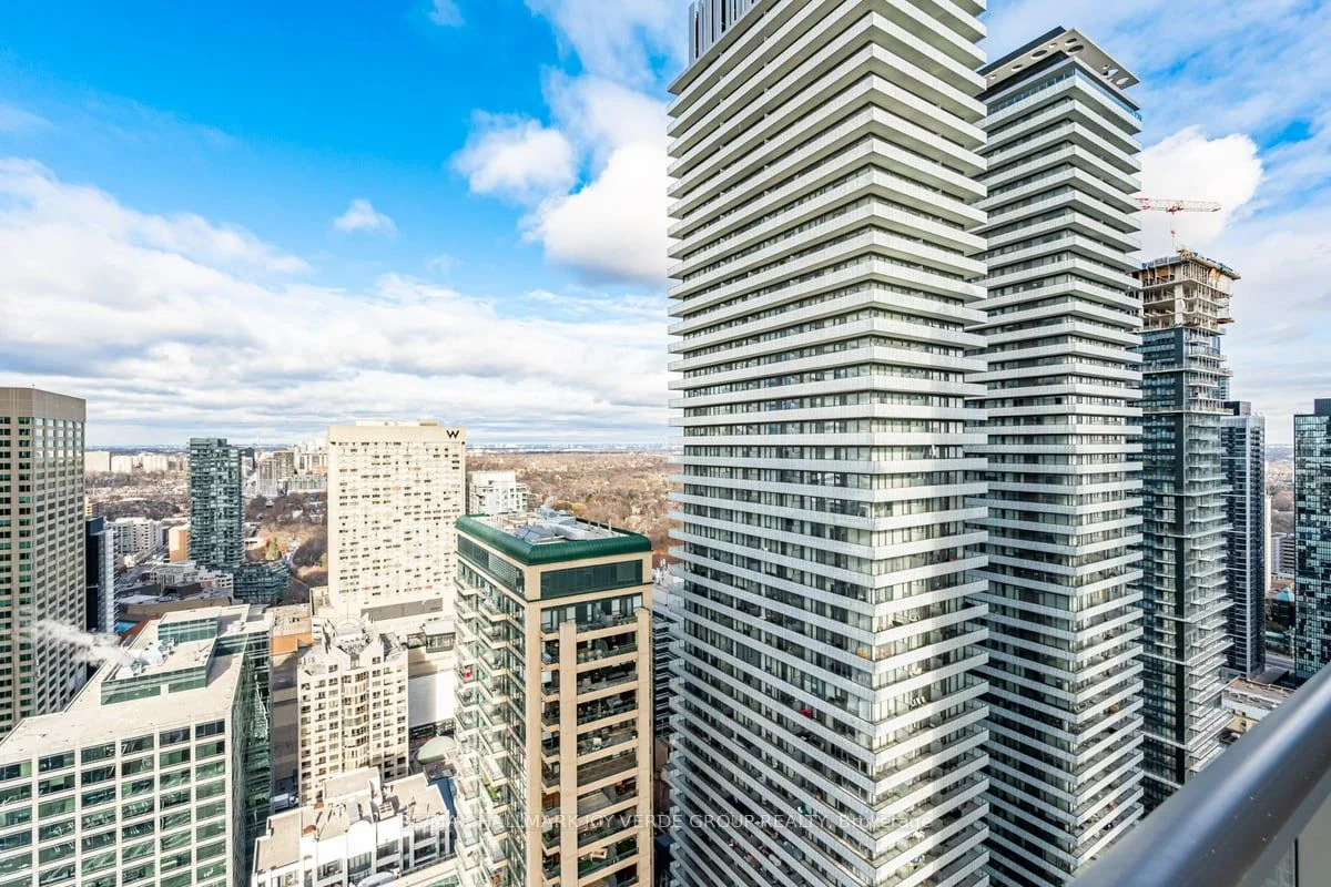 33 Charles Street 3906, Toronto C08, ON M4Y 0A2