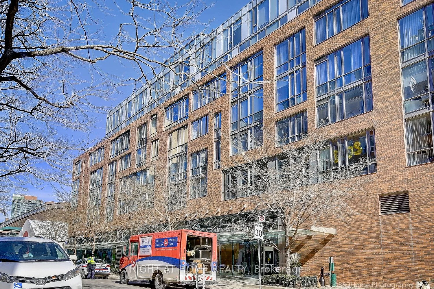 3 Market Street 405, Toronto C08, On M5e 0a3