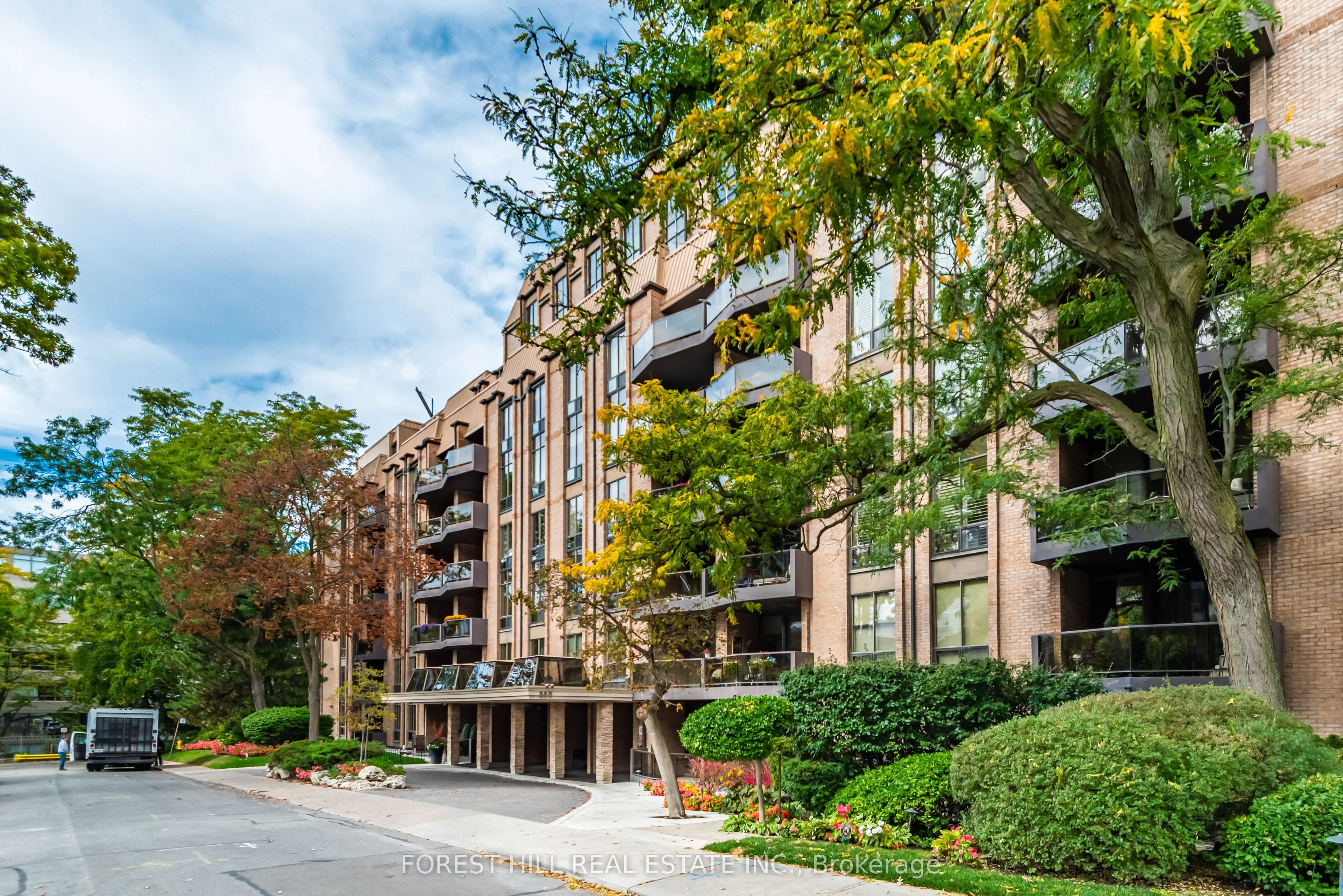 Condo Apartment in Toronto