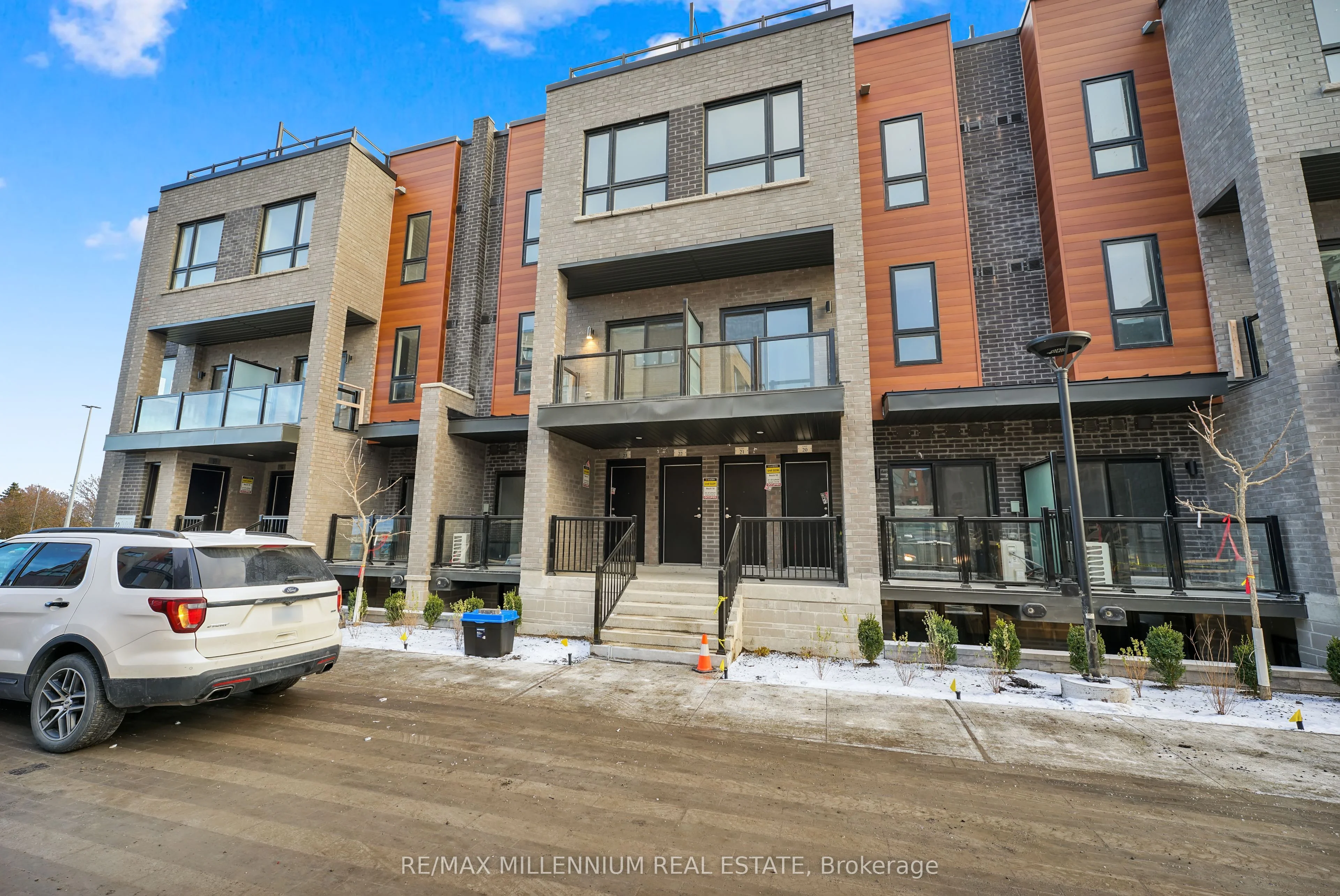Condo Townhouse in Newmarket