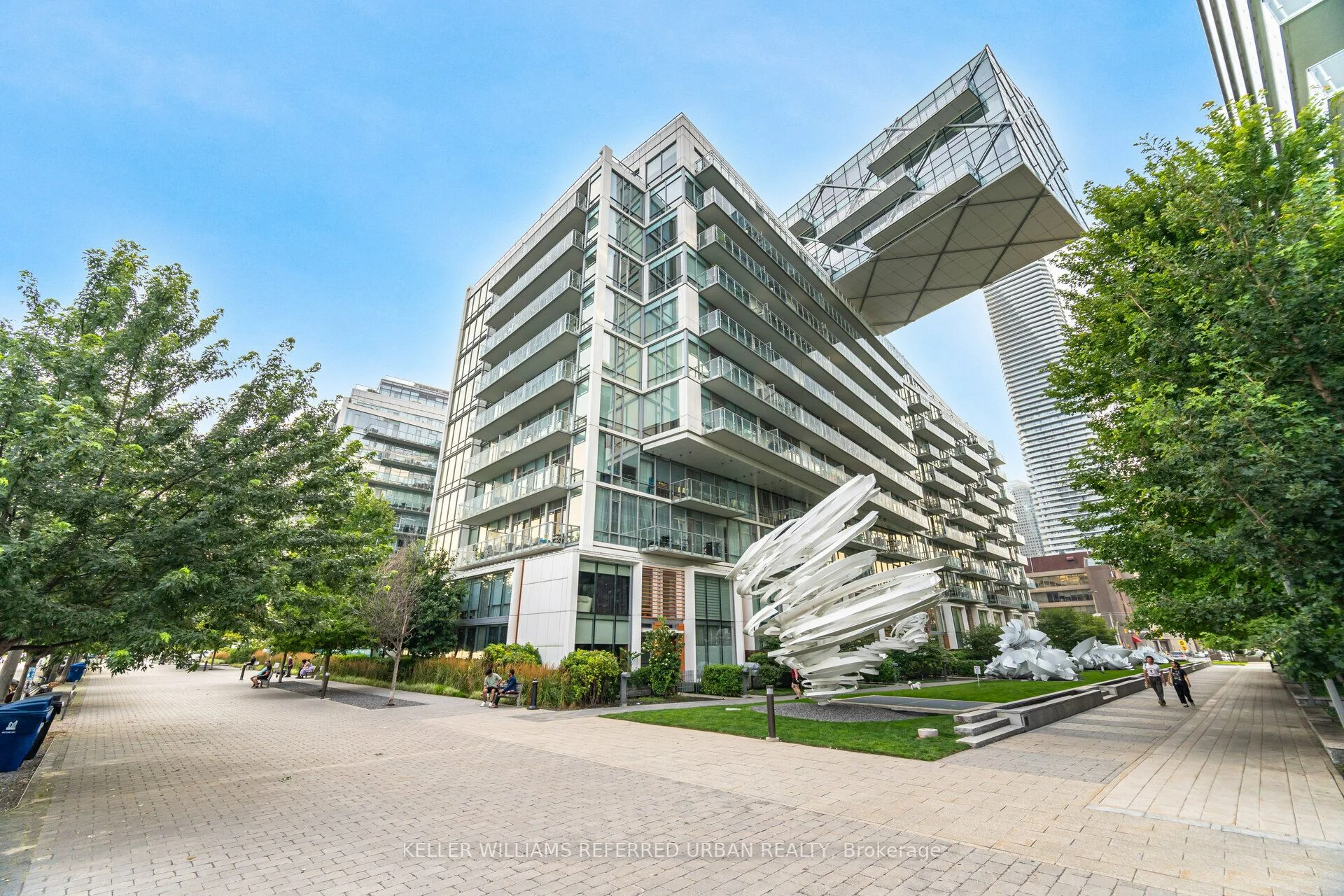 Condo Apartment in Toronto