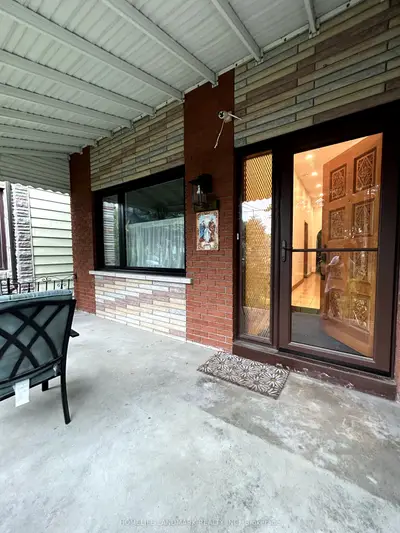 34 Ulster, 1br Main Fl Street, Toronto C01, On M5s 1e3