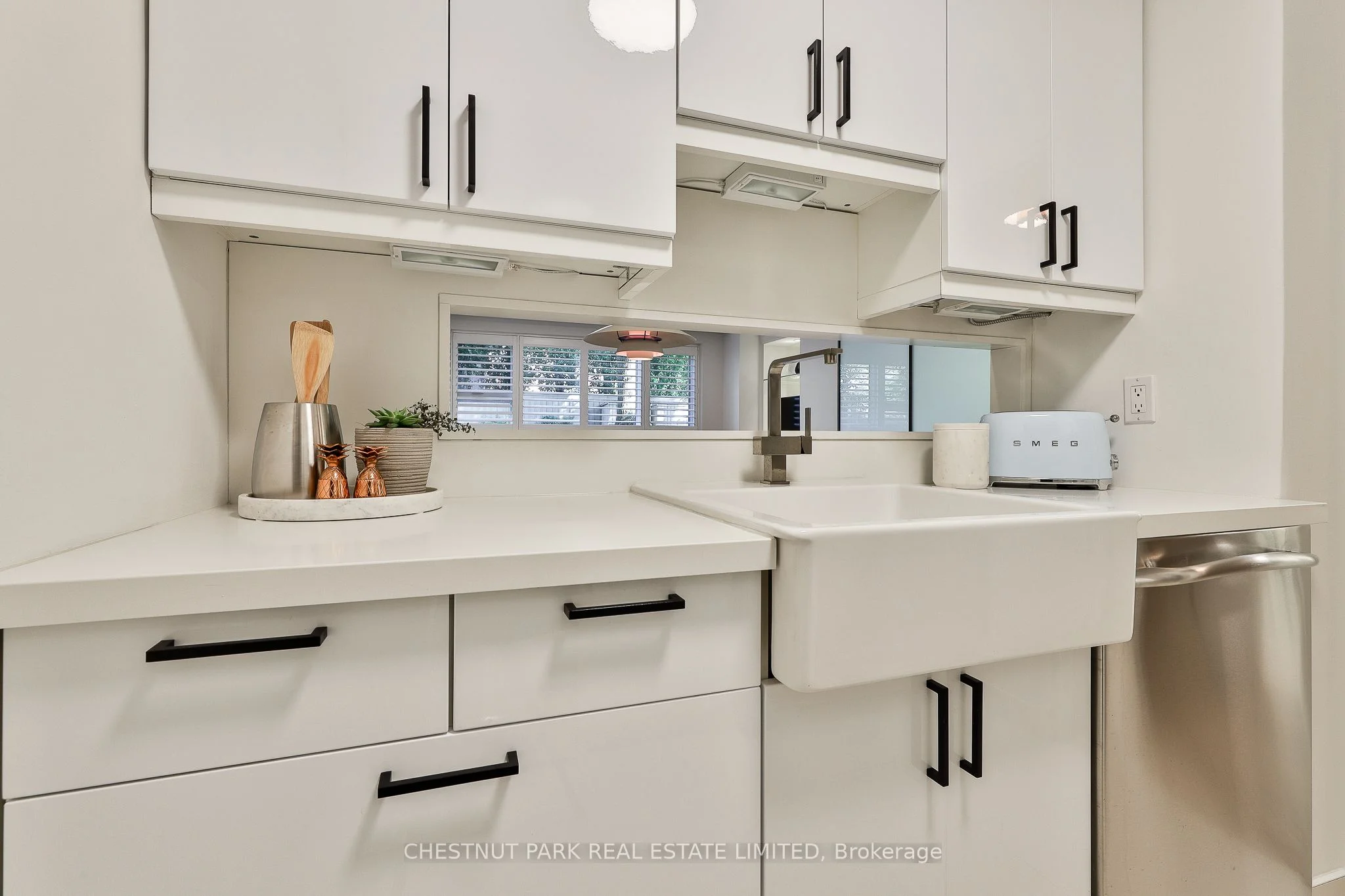 66 Roxborough Street E 101, Toronto C09, ON M4W 1V7