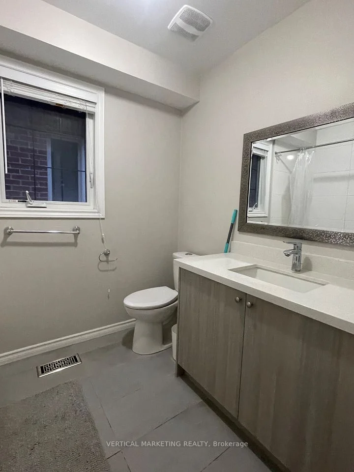 208 D Finch Avenue W, Toronto C07, ON M2R 1M5