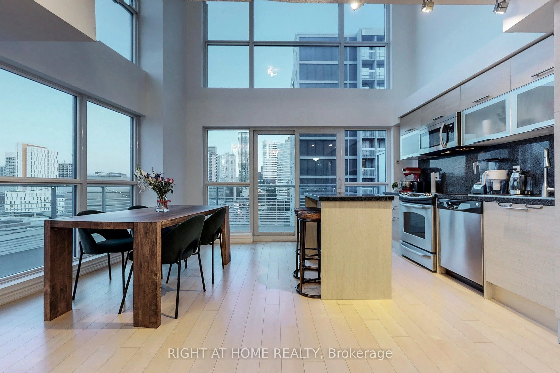 Condo Apartment in Toronto