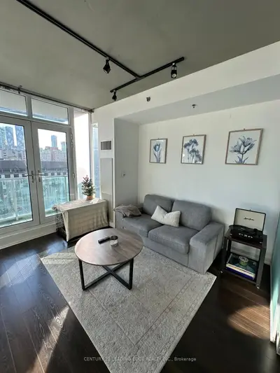 220 George Street 502, Toronto C08, On M5a 2n1