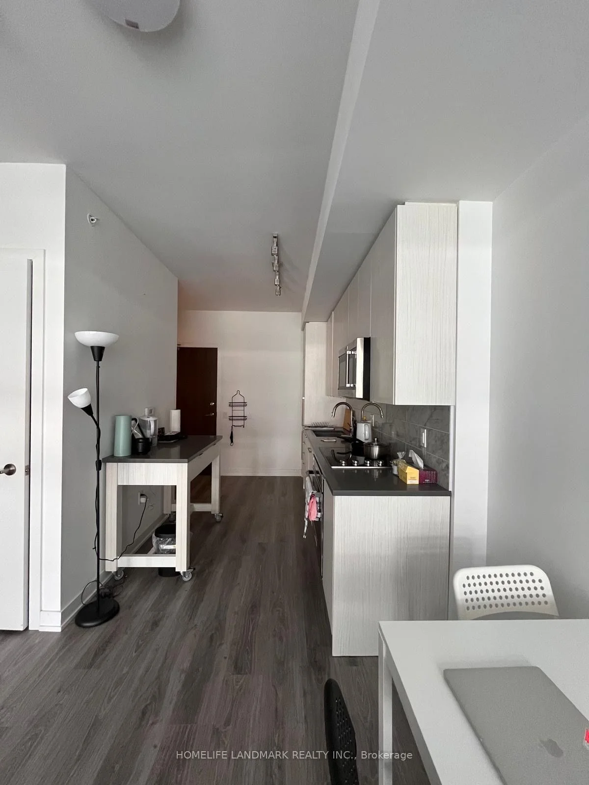 38 lannuzzi Street 635, Toronto C01, ON M5V 0E8
