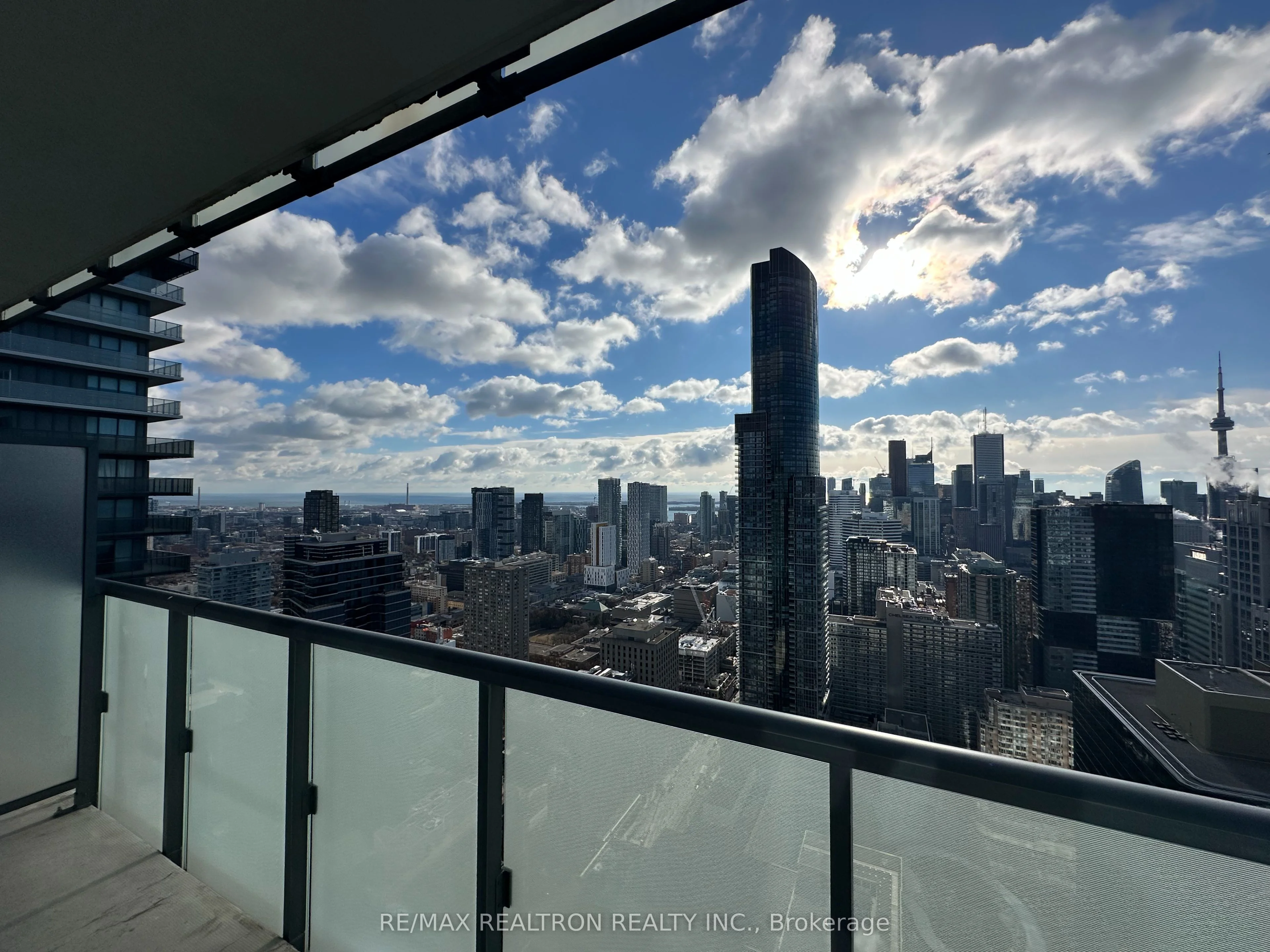 15 Grenville Street 4603, Toronto C01, ON M4Y 1A1