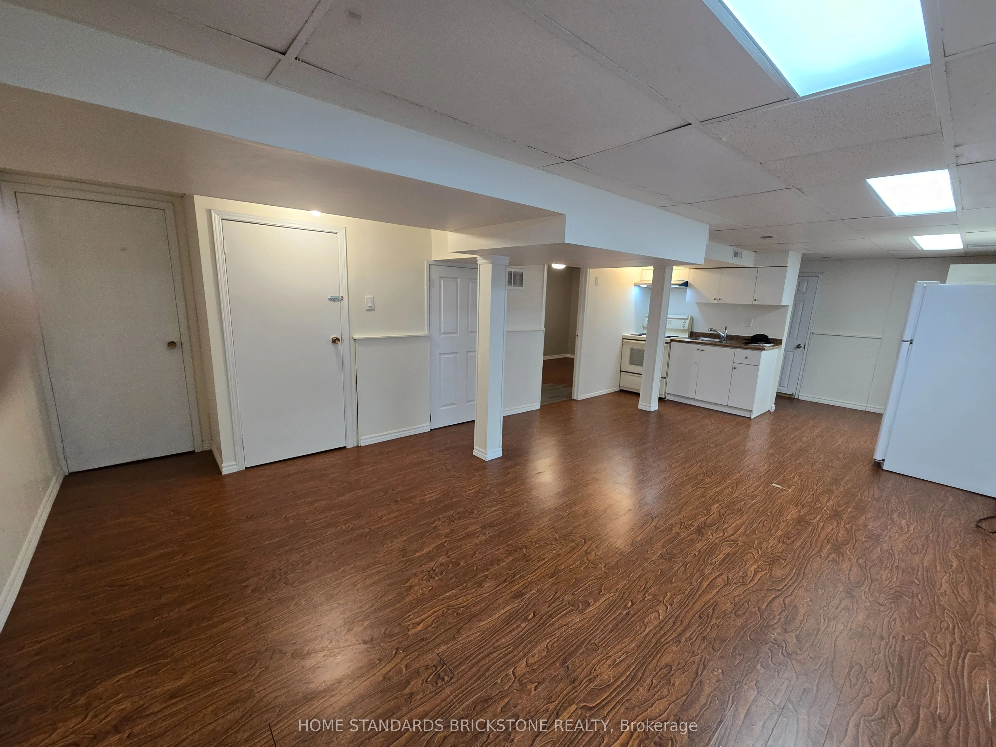 33 Fontainbleau Drive Bsmt, Toronto C07, On M2m 1p1