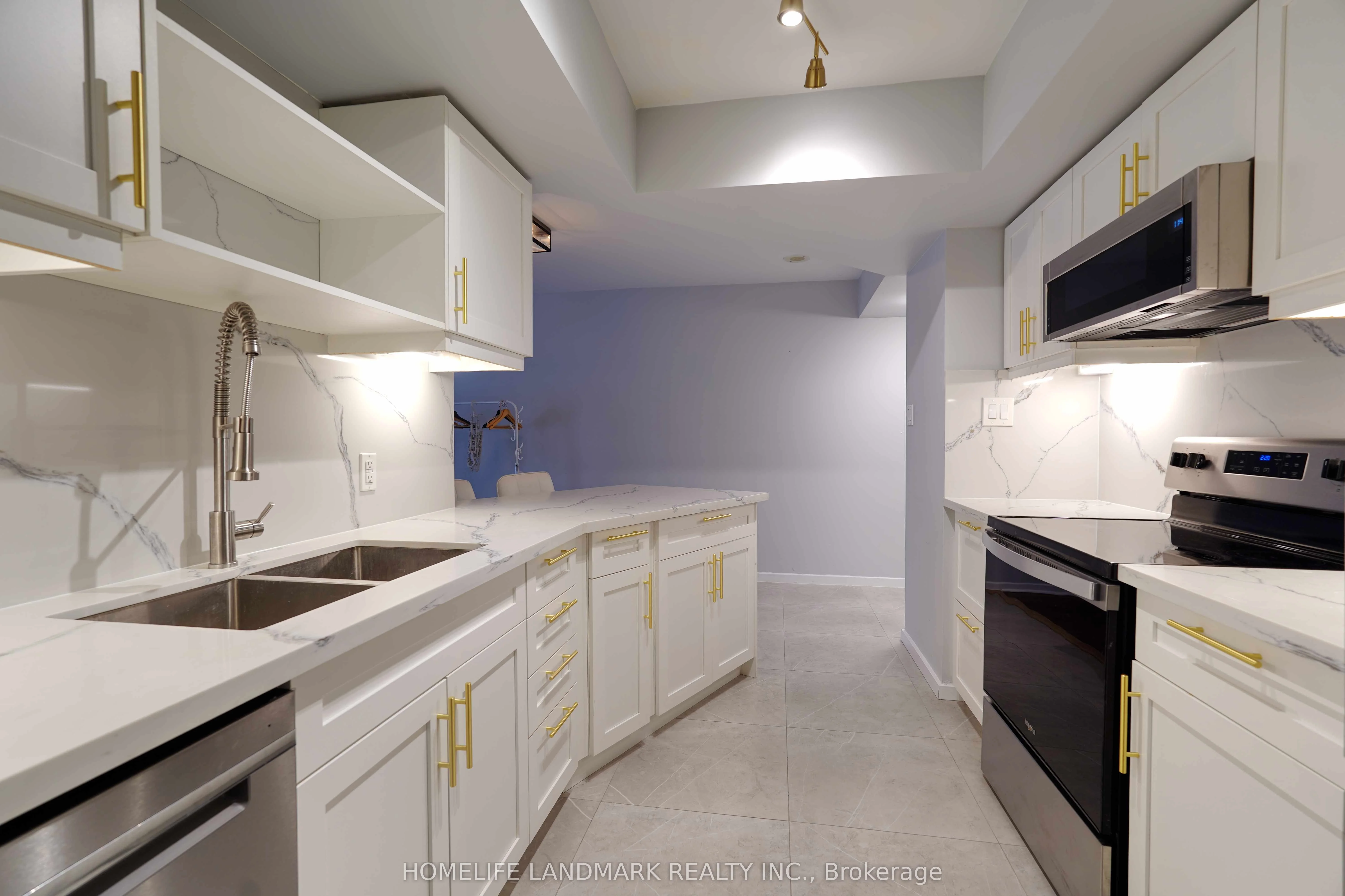 1001 Bay Street 605, Toronto C01, ON M5S 3A6