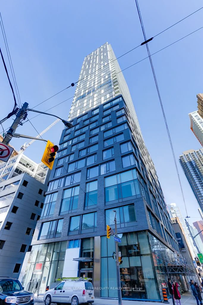 101 Peter Street 1401, Toronto C01, On M5v 0g6