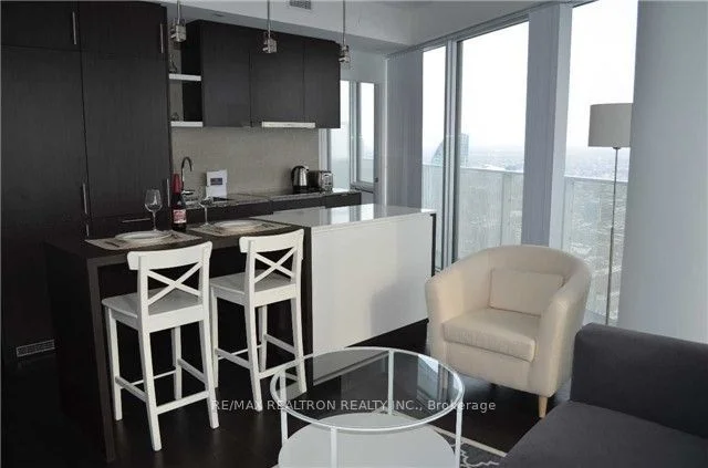 100 Harbour Street 6507, Toronto C01, On M5j 2t5
