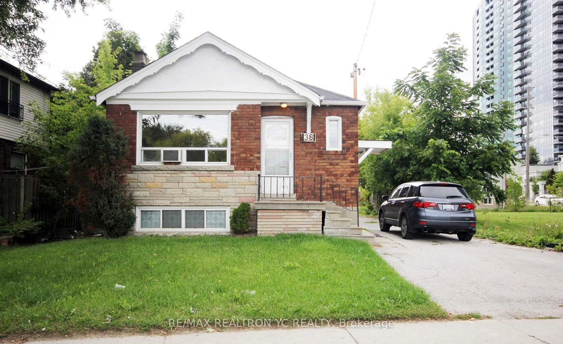 38 Finch Avenue W, Toronto C07, On M2n 2g9