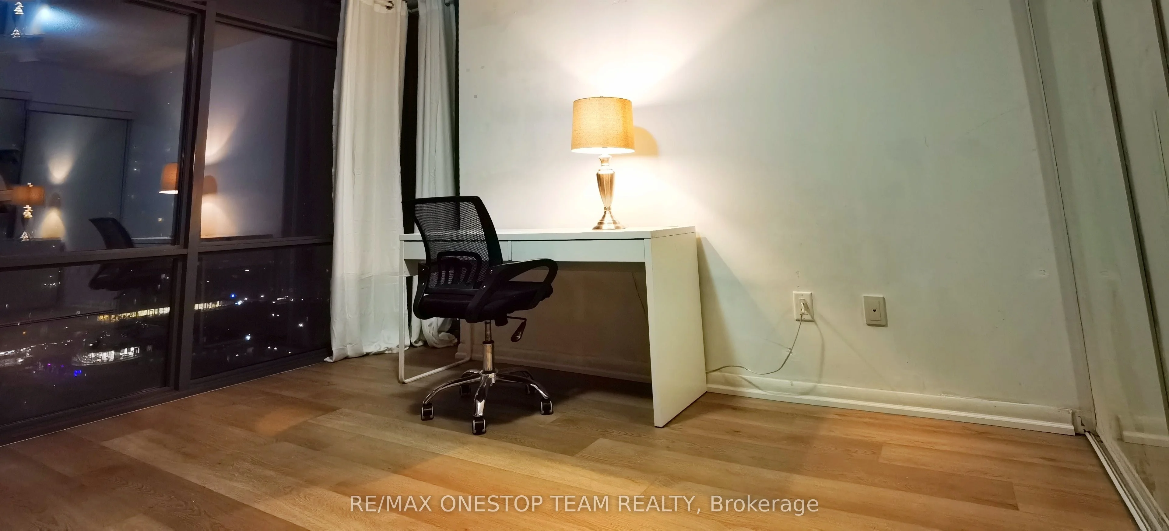 38 Grenville Street 1709, Toronto C01, ON M4Y 1A5