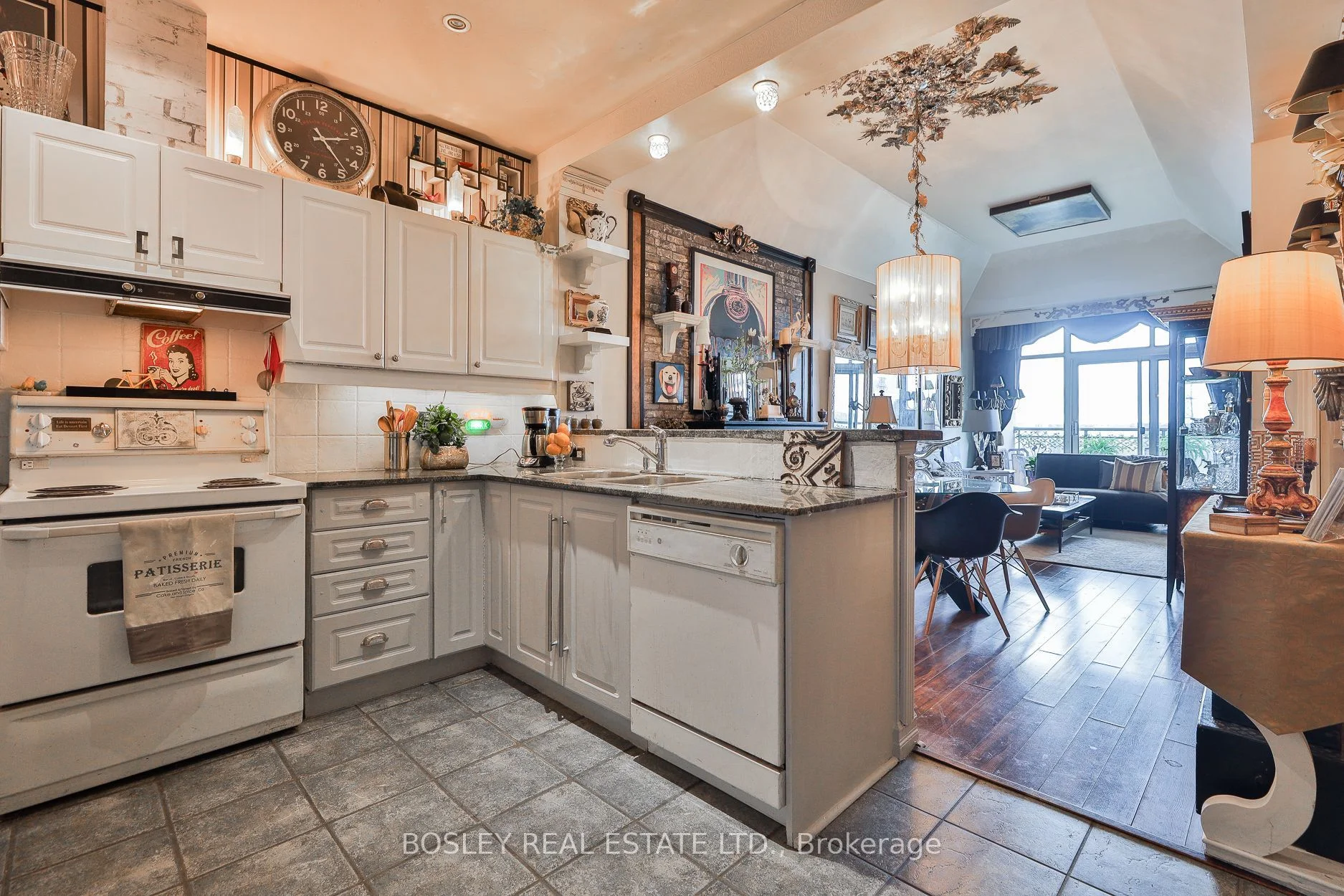 1 Leaside Park Drive 705, Toronto C11, ON M4H 1R1