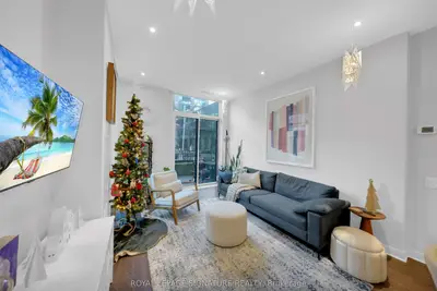 Condo Apartment in Toronto