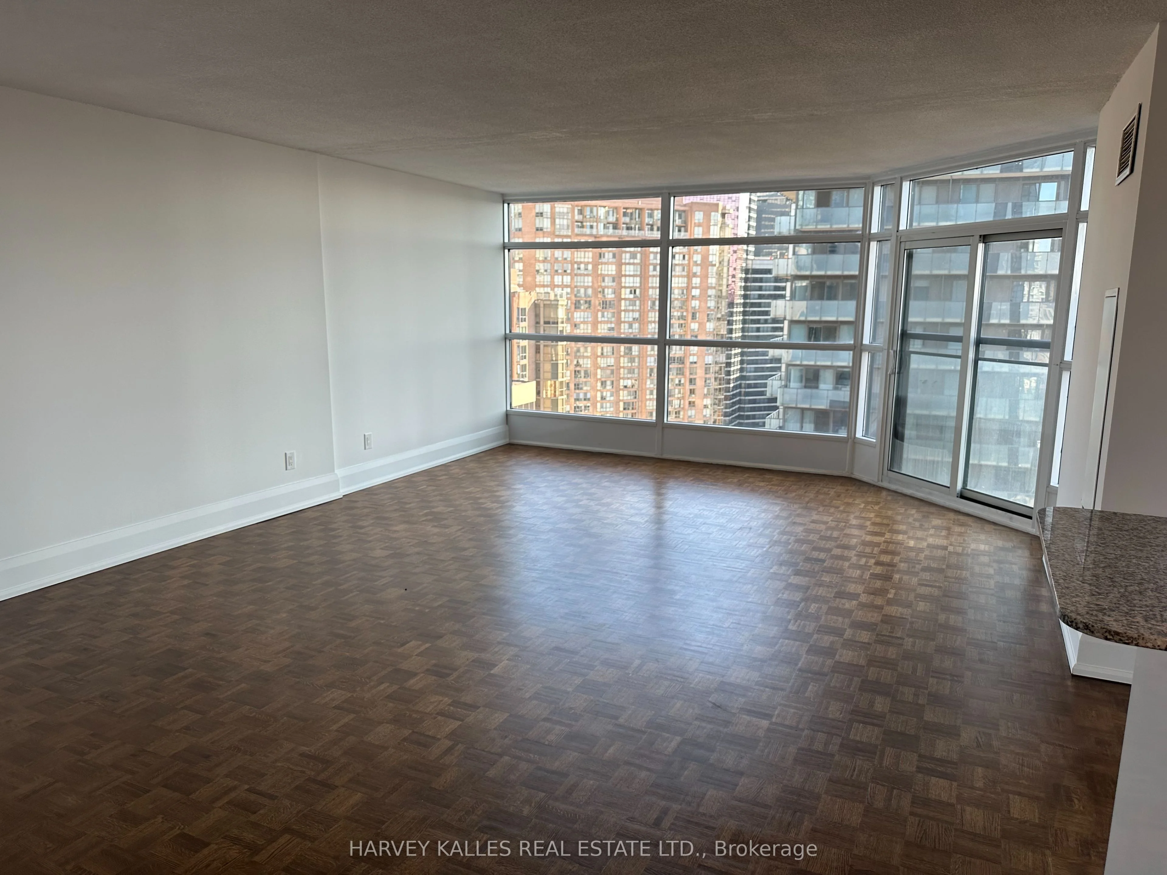 55 Charles Street W 903, Toronto C01, ON M5S 2W9