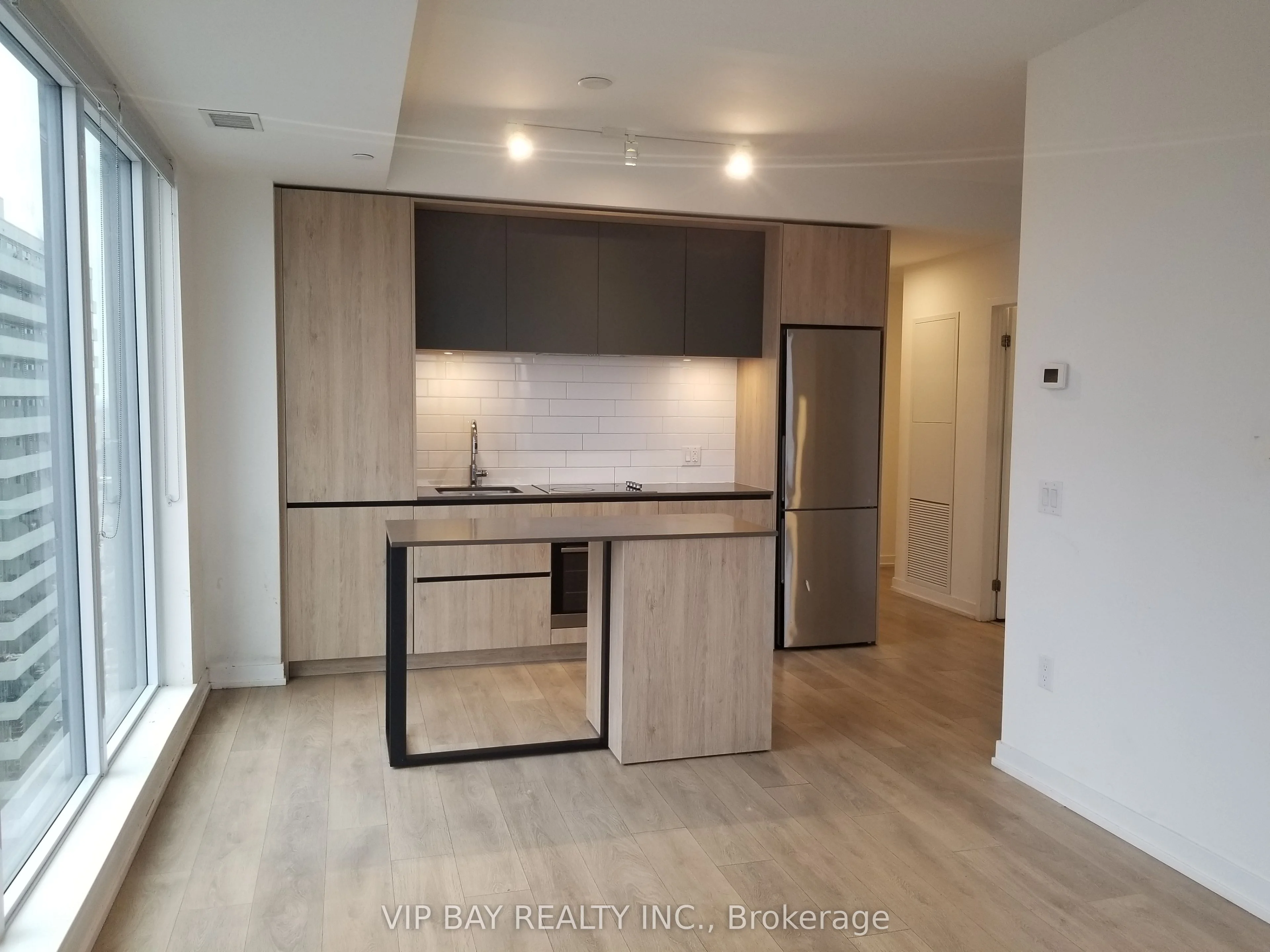 225 Sumach Street 2211, Toronto C08, On M5a 0p8