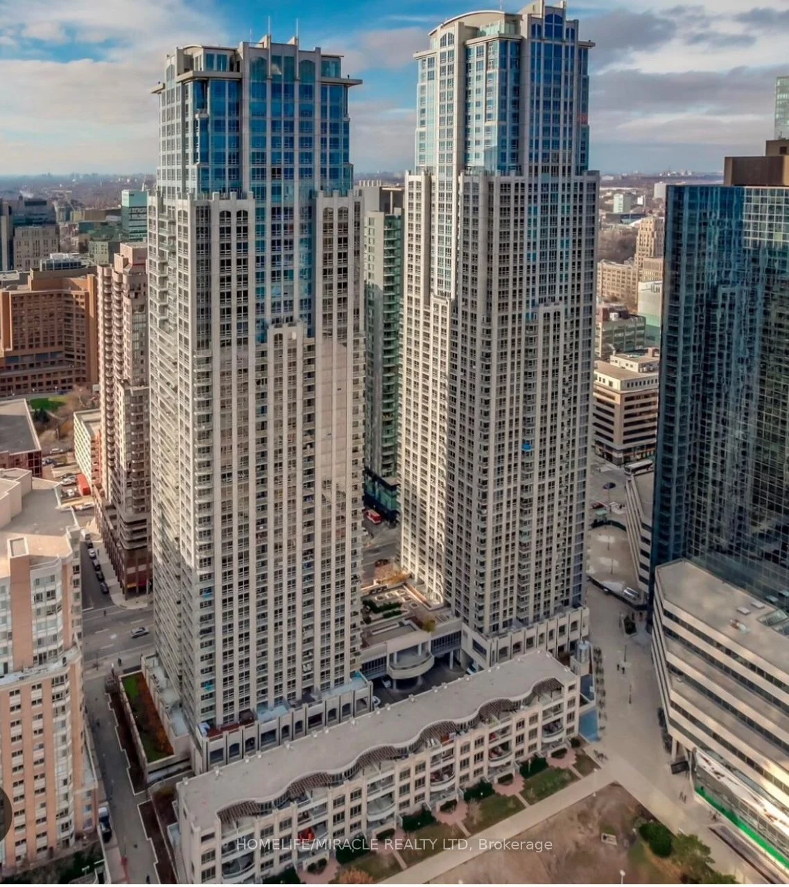 Condo Apartment in Toronto