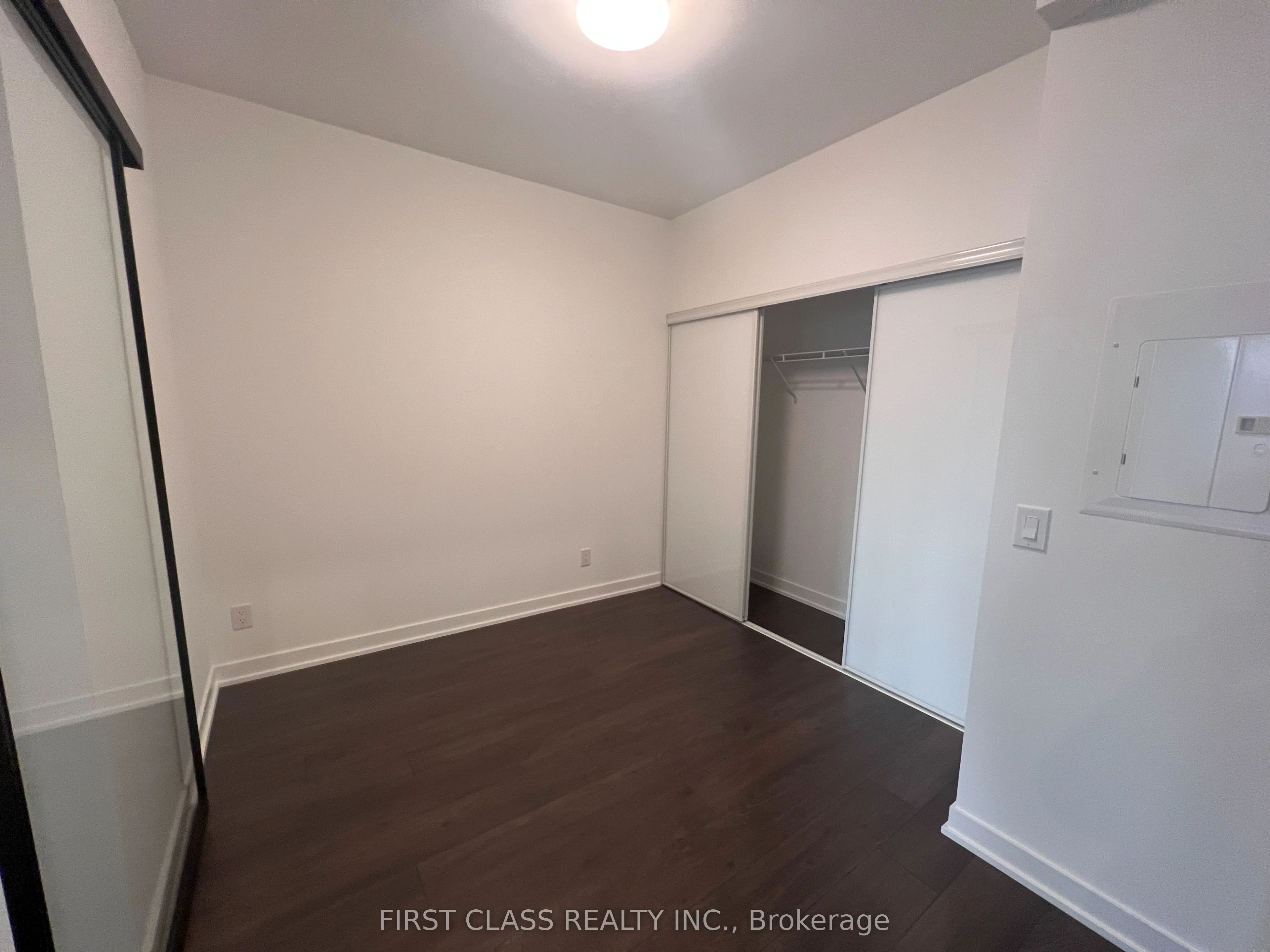 5 Defries Street 720, Toronto C08, ON M5A 3R4