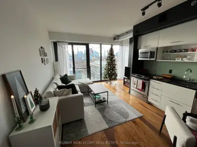 Condo Apartment in Toronto