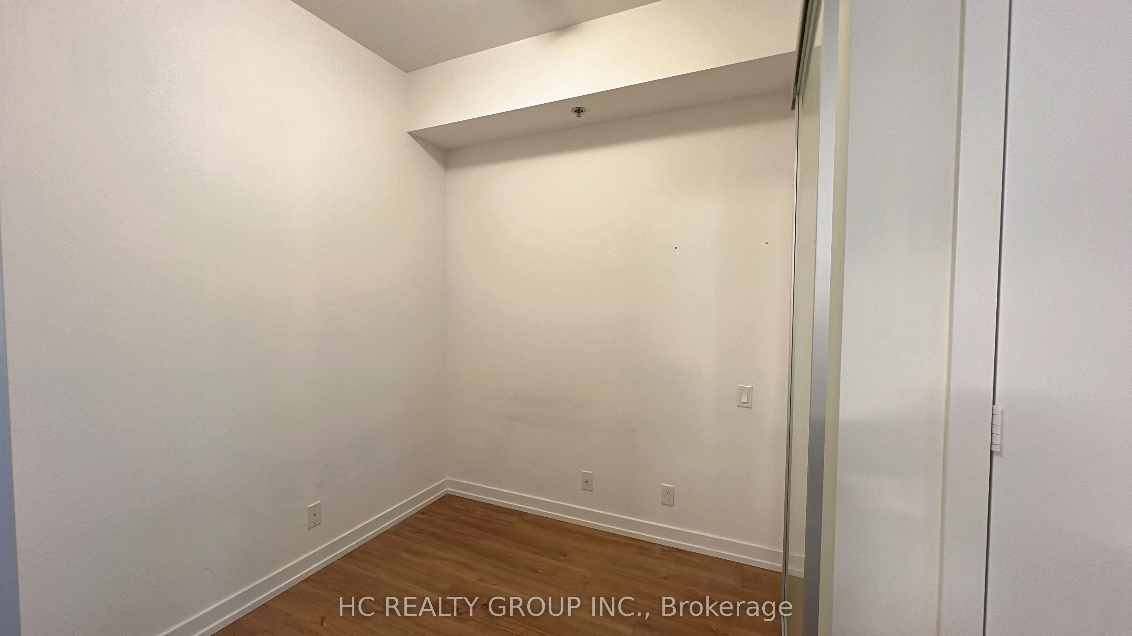 203 College Street 404, Toronto C01, ON M5T 1P9