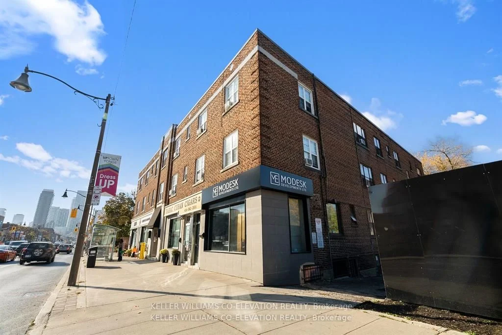 2676 Yonge Street 16, Toronto C04, ON M4N 2H7