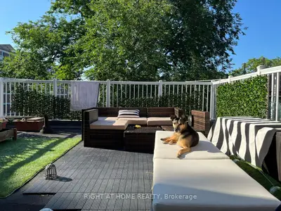Upper Level in Toronto