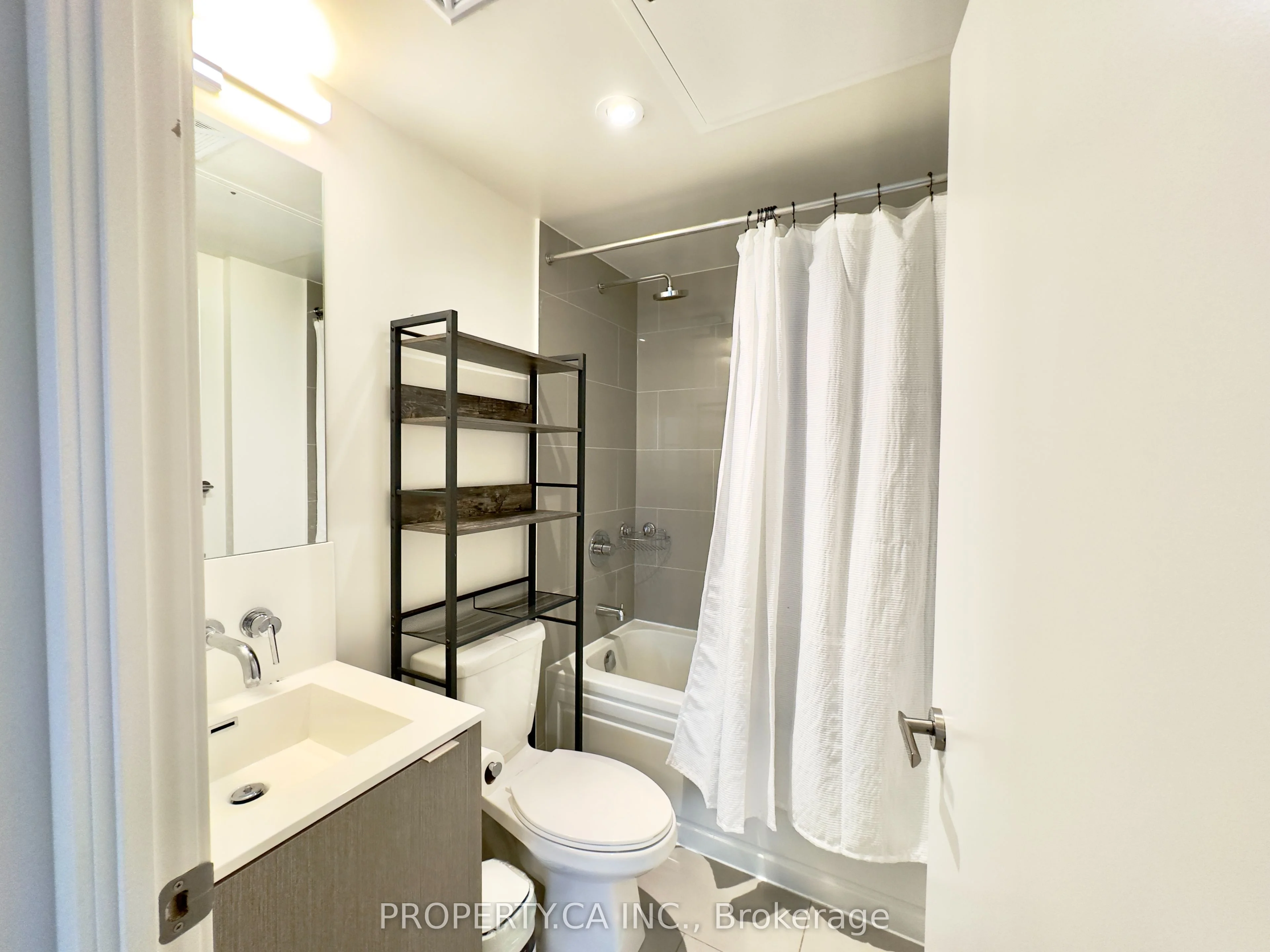 88 Harbour Street 4311, Toronto C01, ON M5J 0C3