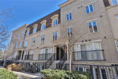 Condo Townhouse in Toronto