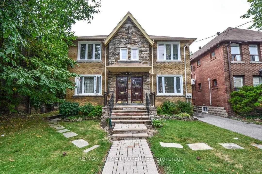 Duplex in Toronto