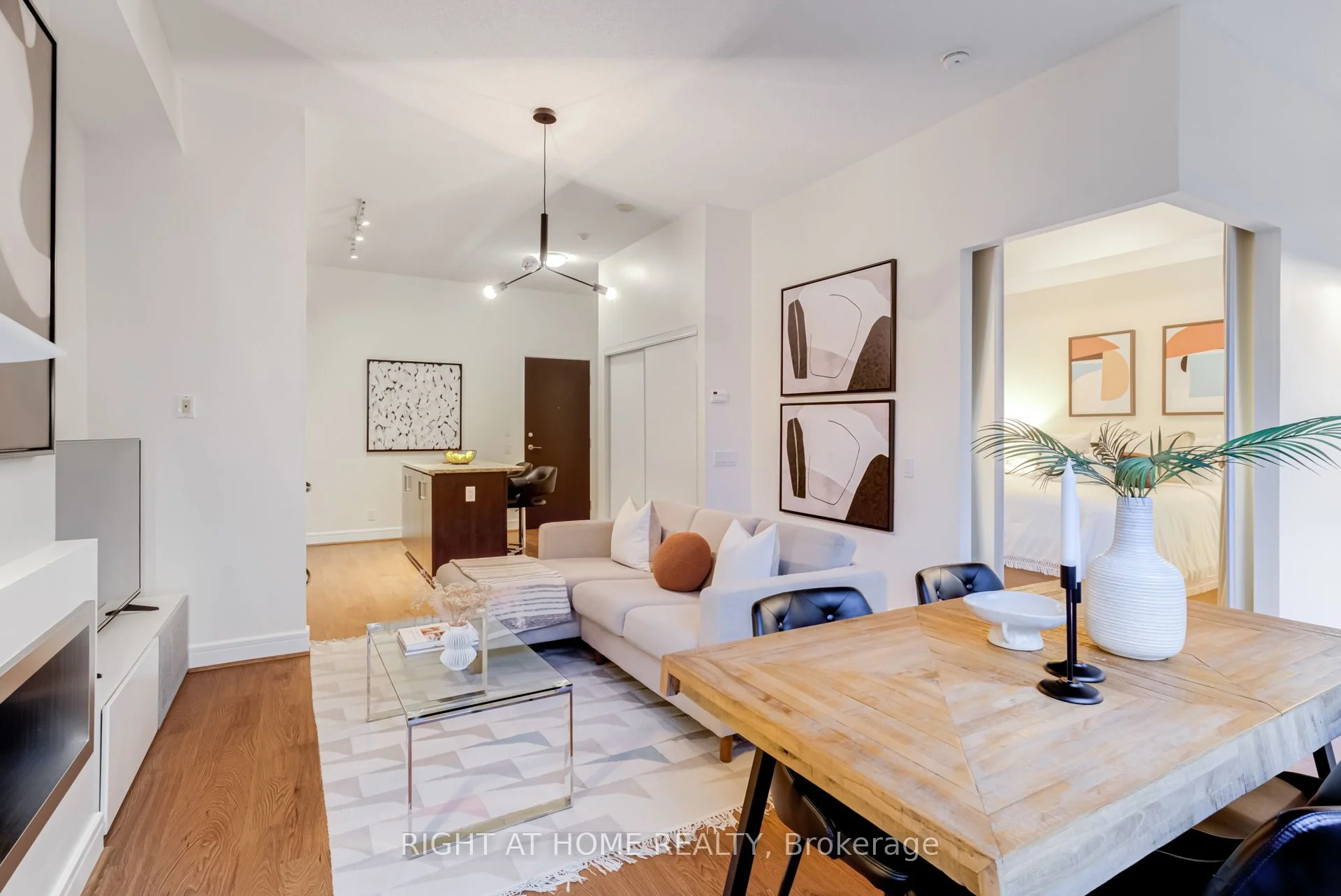 Condo Apartment in Toronto