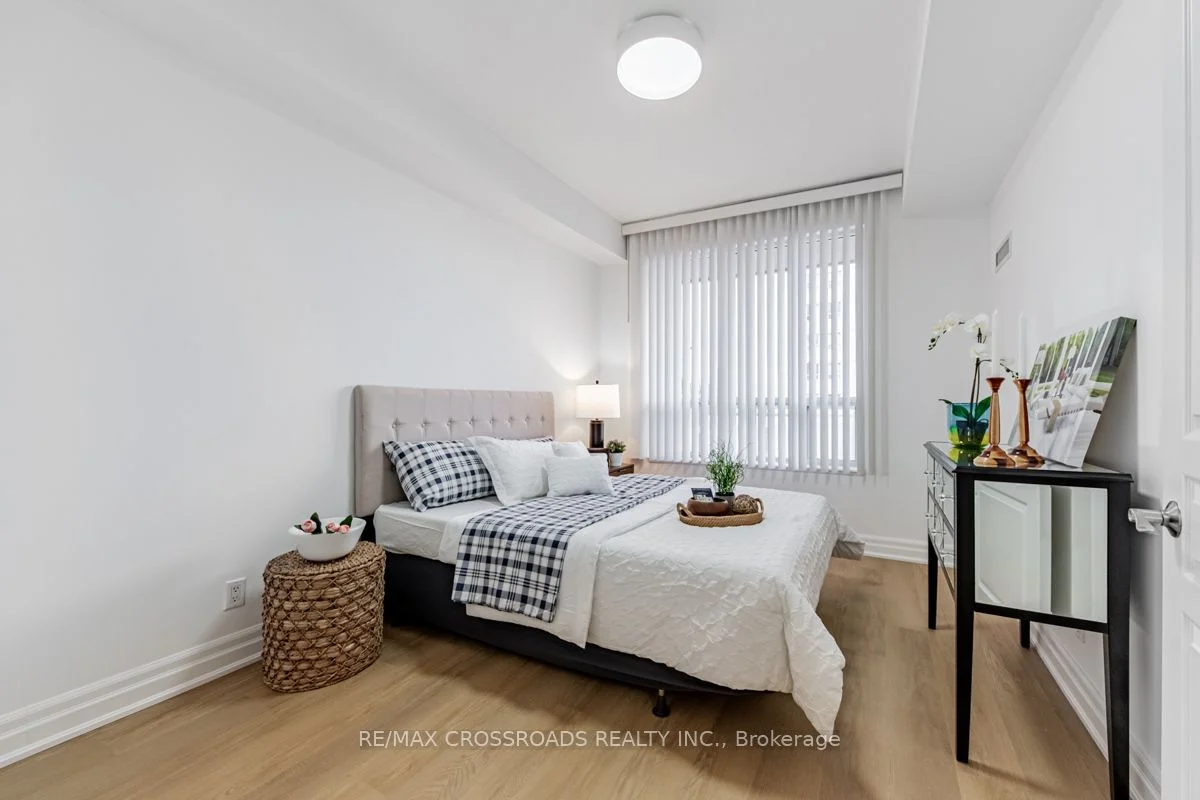 777 Steeles Avenue W 211, Toronto C07, ON M2R 3Y4