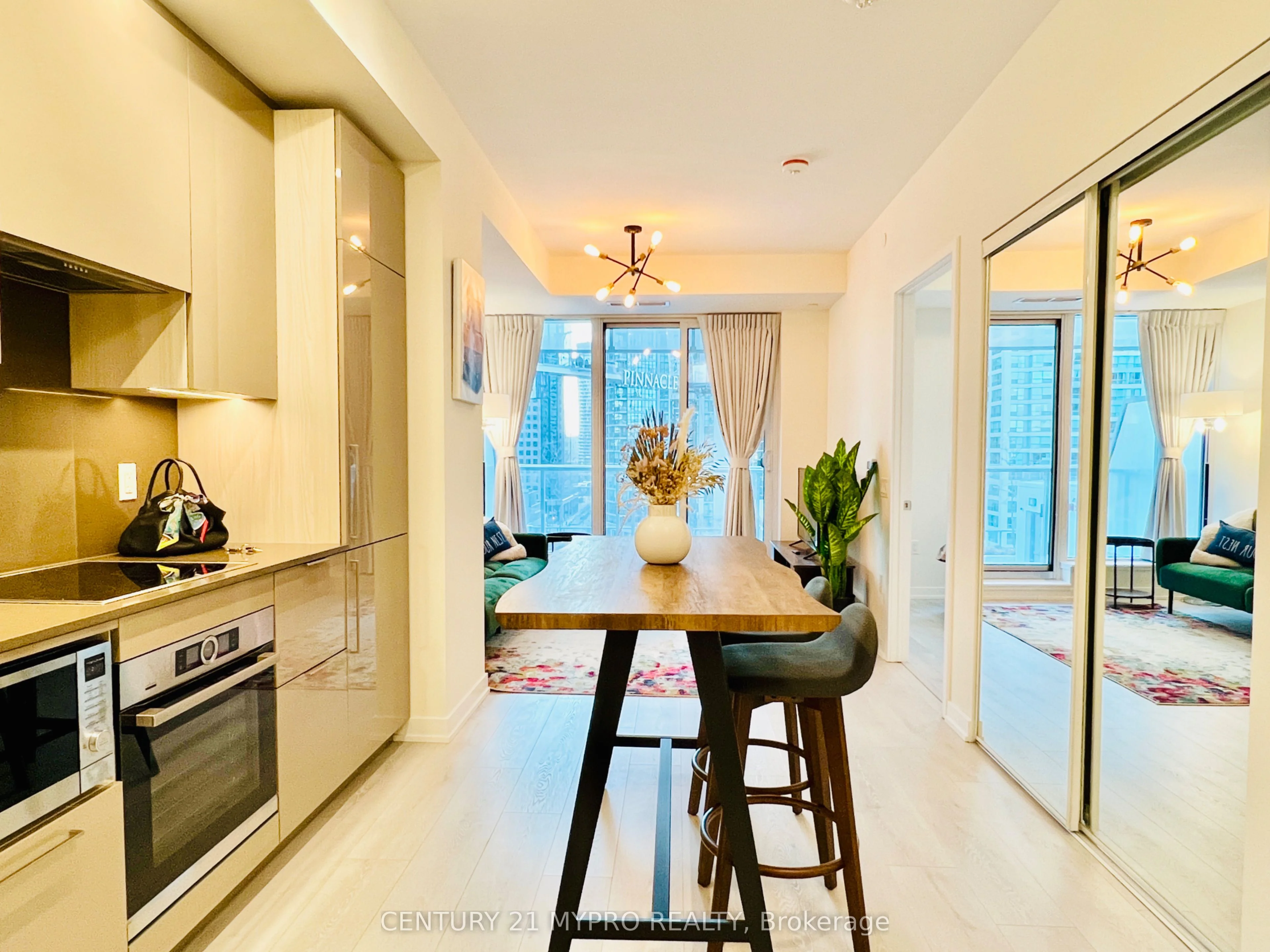 Condo Apartment in Toronto