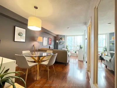 Condo Apartment in Toronto