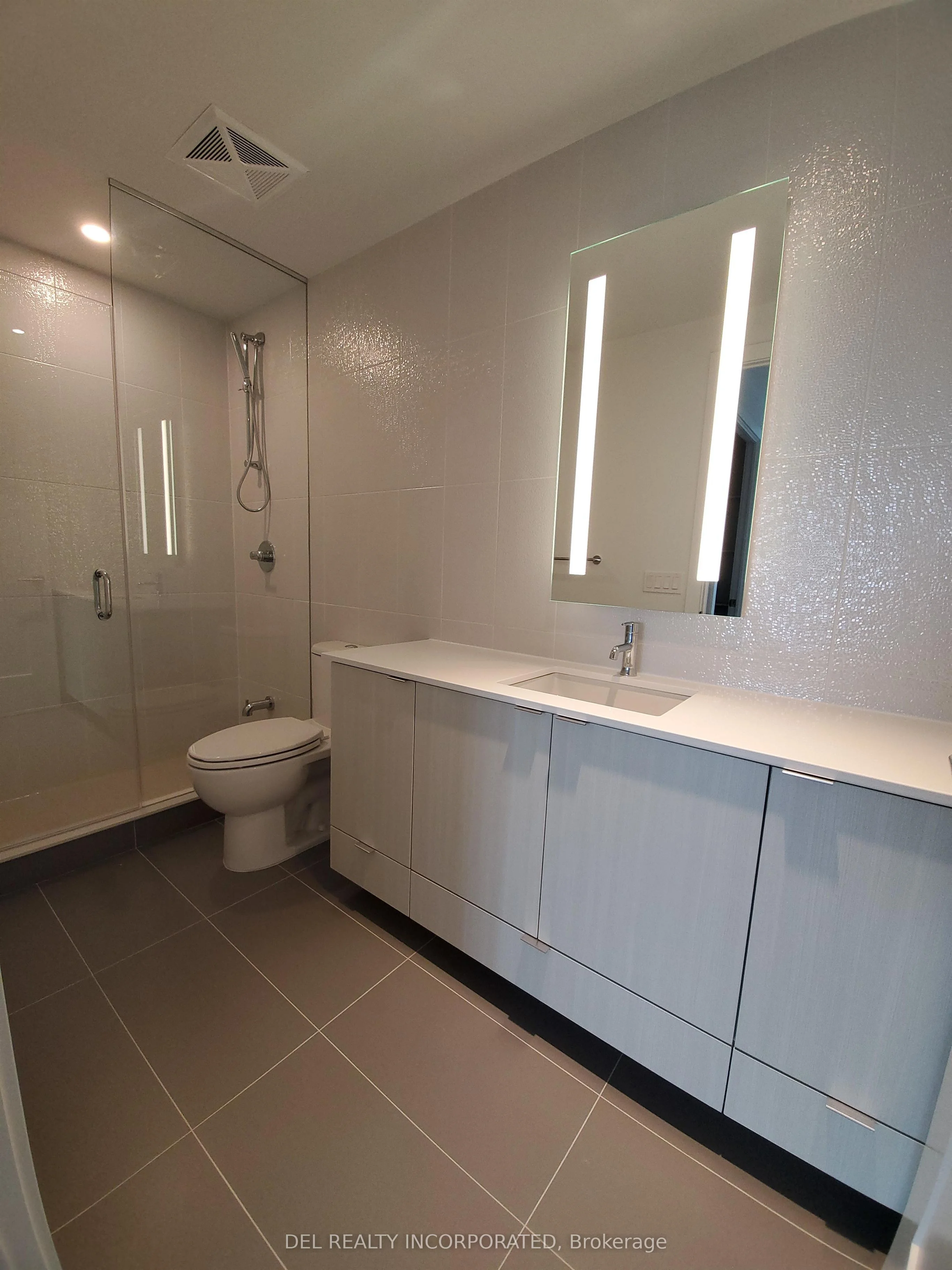 585 Bloor Street E 4223, Toronto C08, ON M4W 0B3