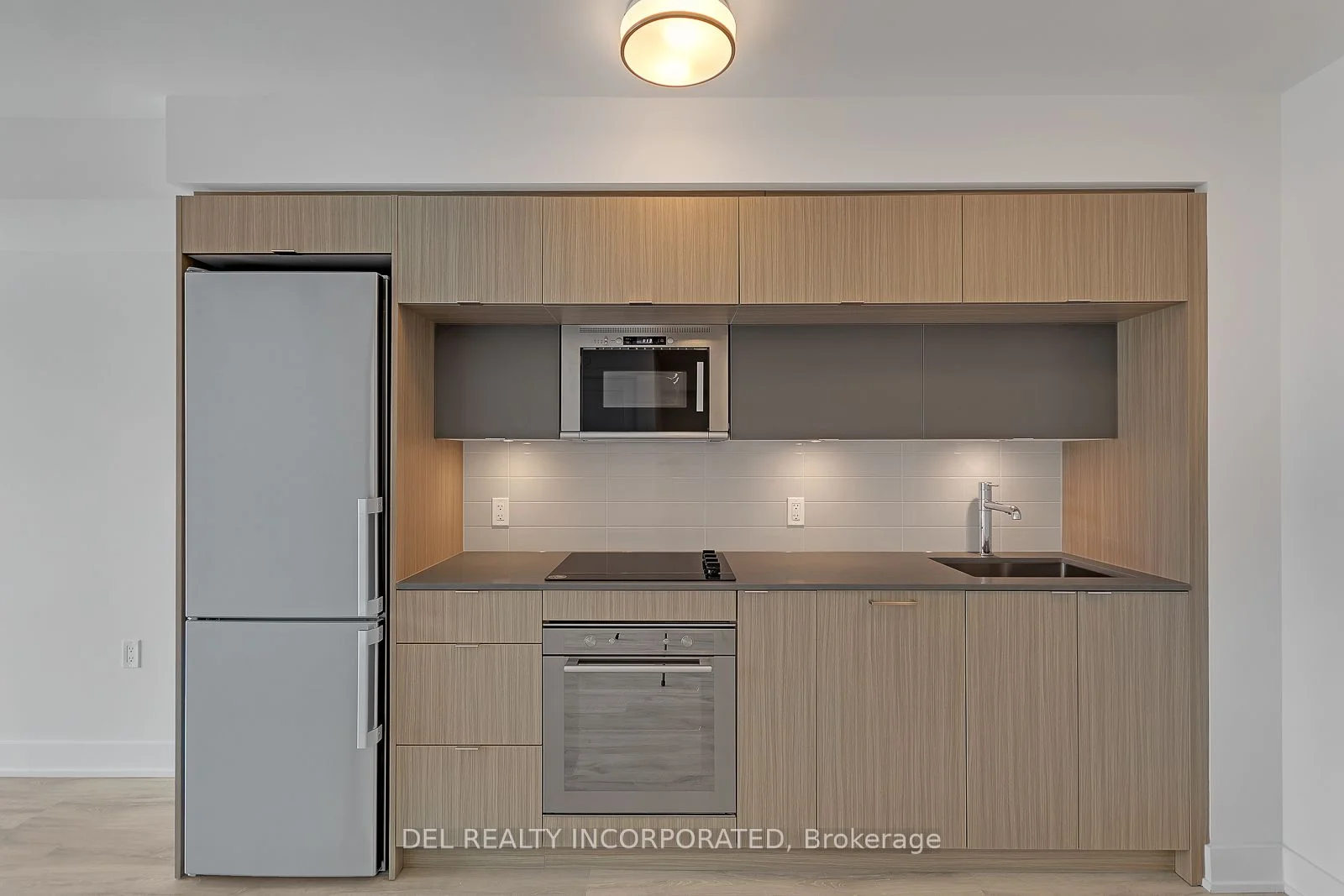 585 Bloor Street E 1919, Toronto C08, On M4w 0b3