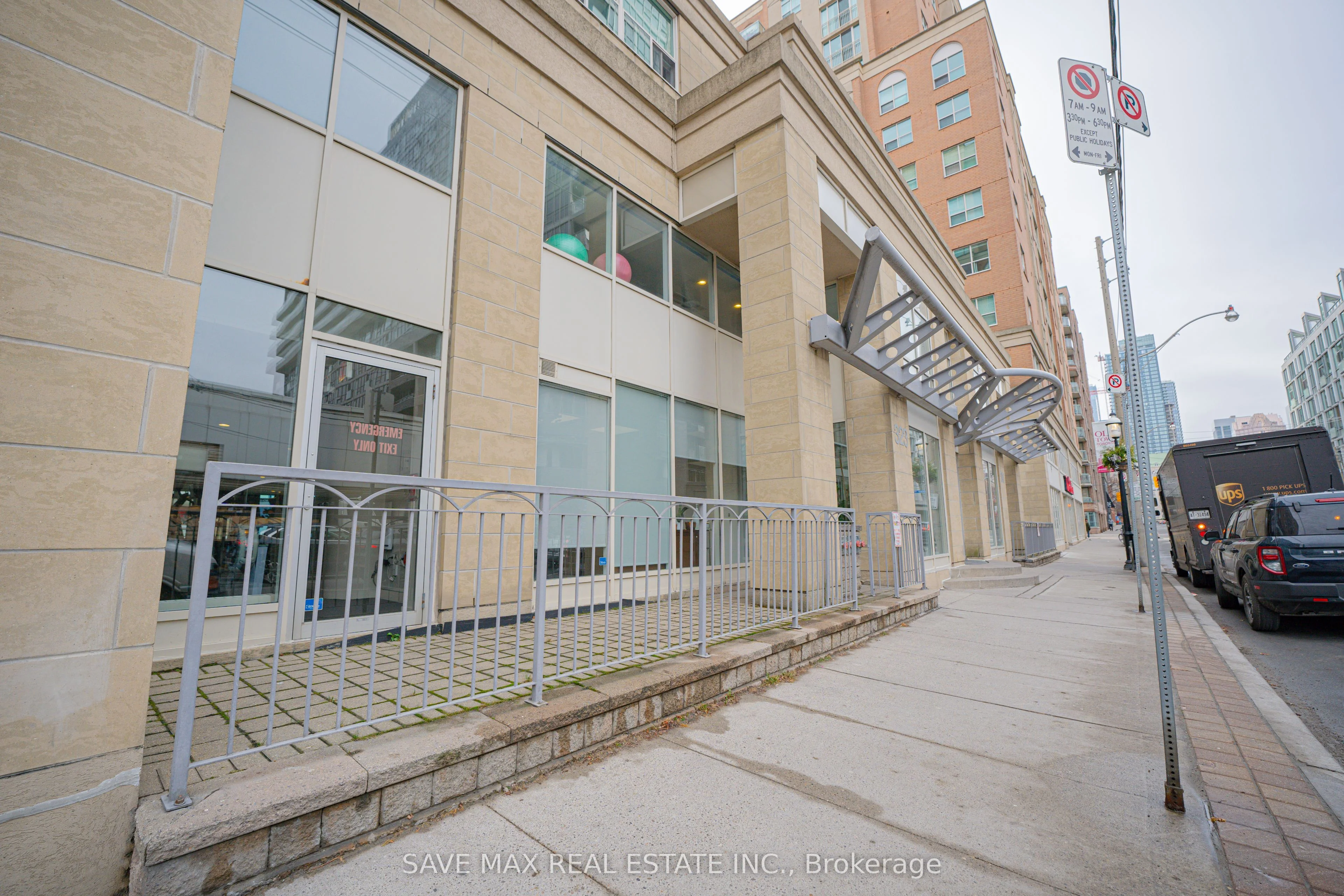 Condo Apartment in Toronto