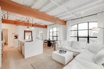 Condo Apartment in Toronto