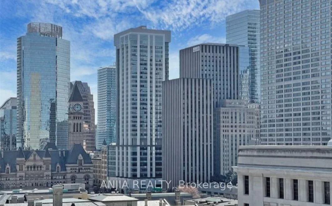 210 Simcoe Street 2102, Toronto C01, ON M5T 0A9
