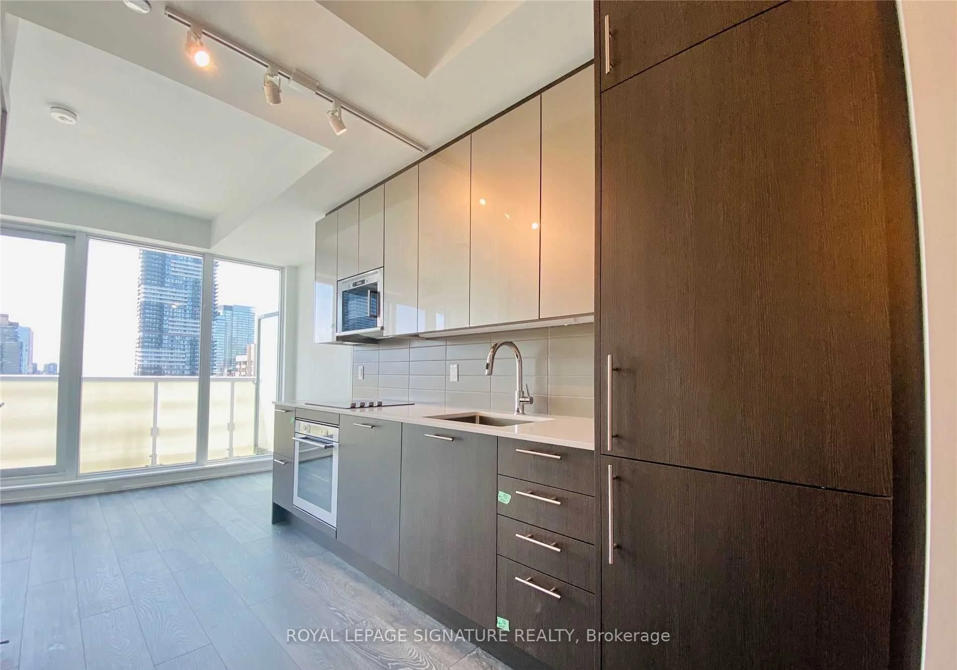403 Church Street 2203, Toronto C08, On M4y 0c9