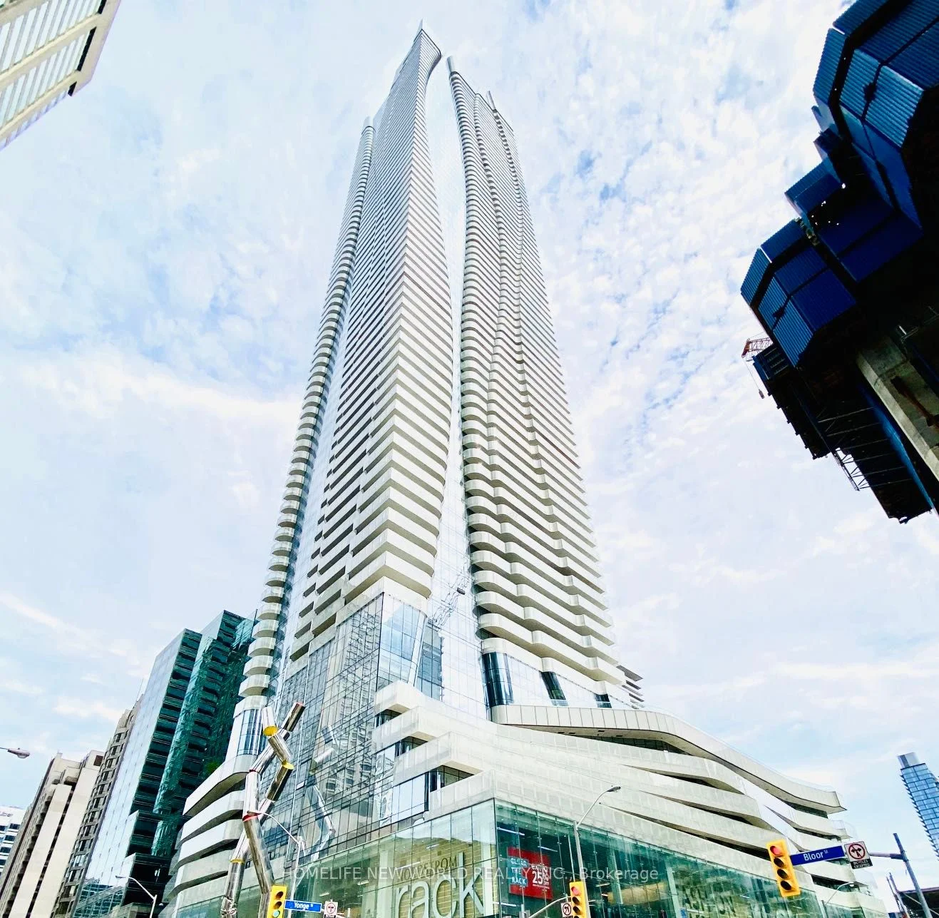1 Bloor Street E 5004, Toronto C08, On M4w 1a9