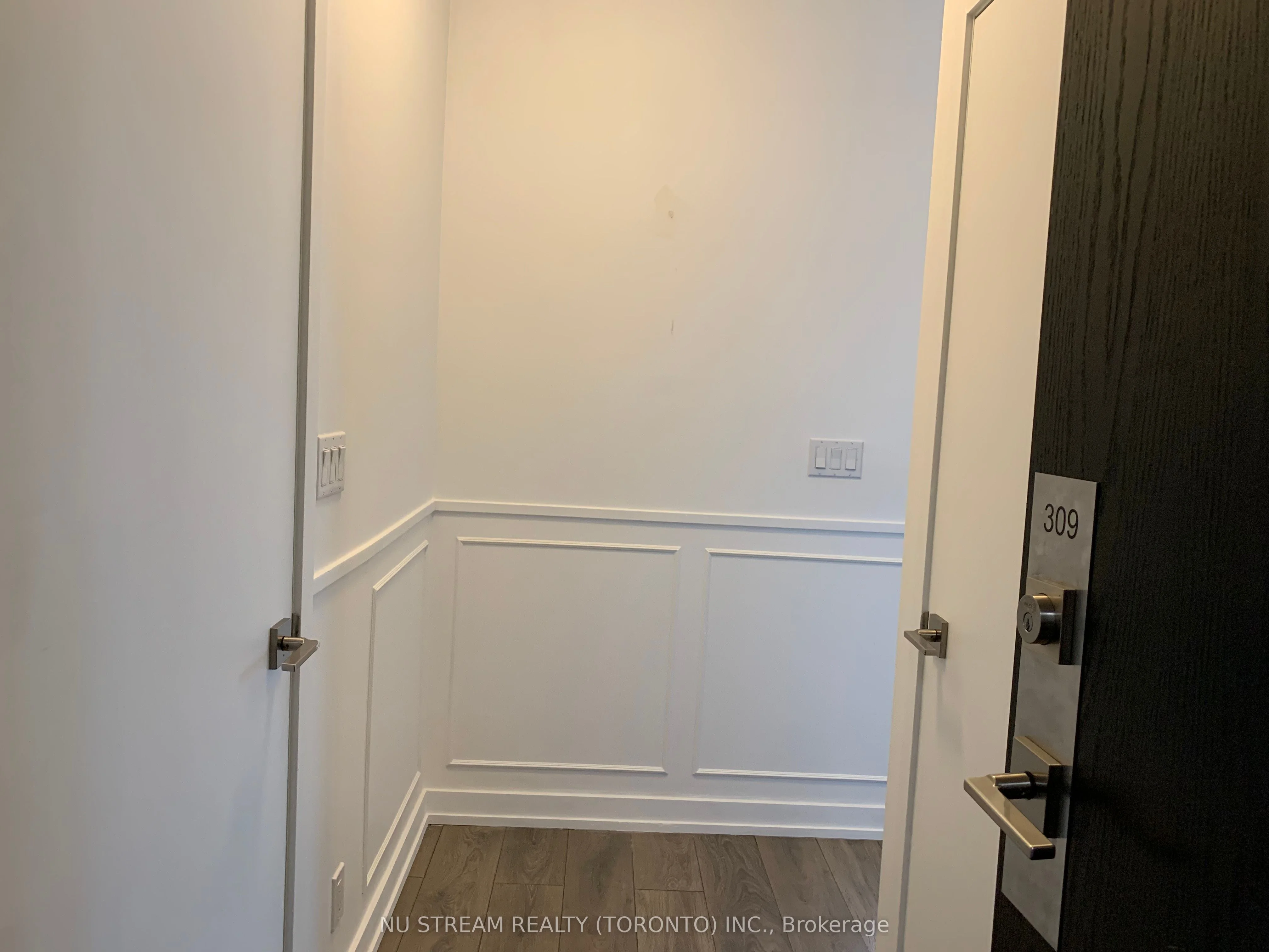 28 Avondale Avenue 309, Toronto C14, ON M2N 0K2