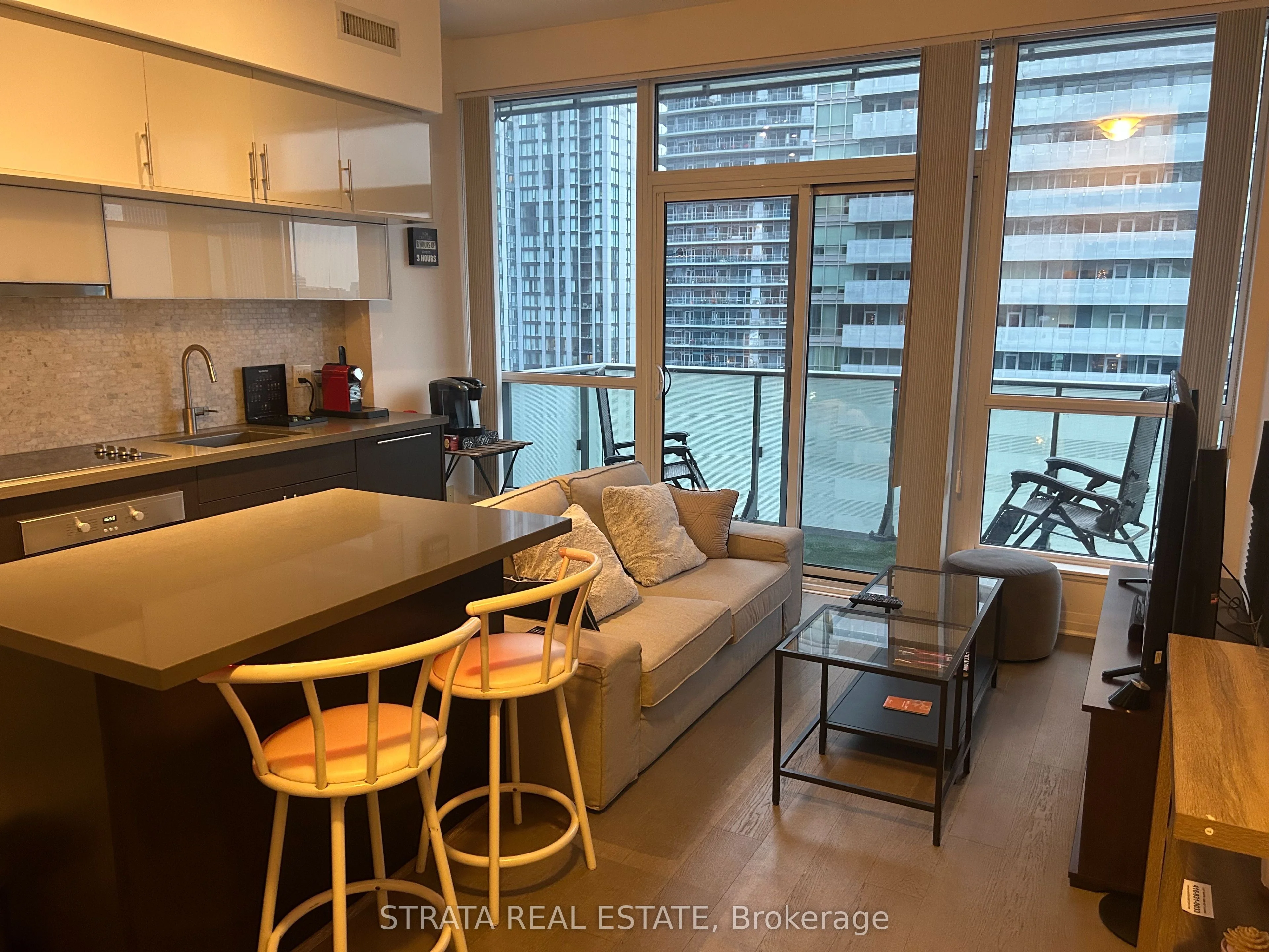 8 Mercer Street 3001, Toronto C01, On M5v 0c4