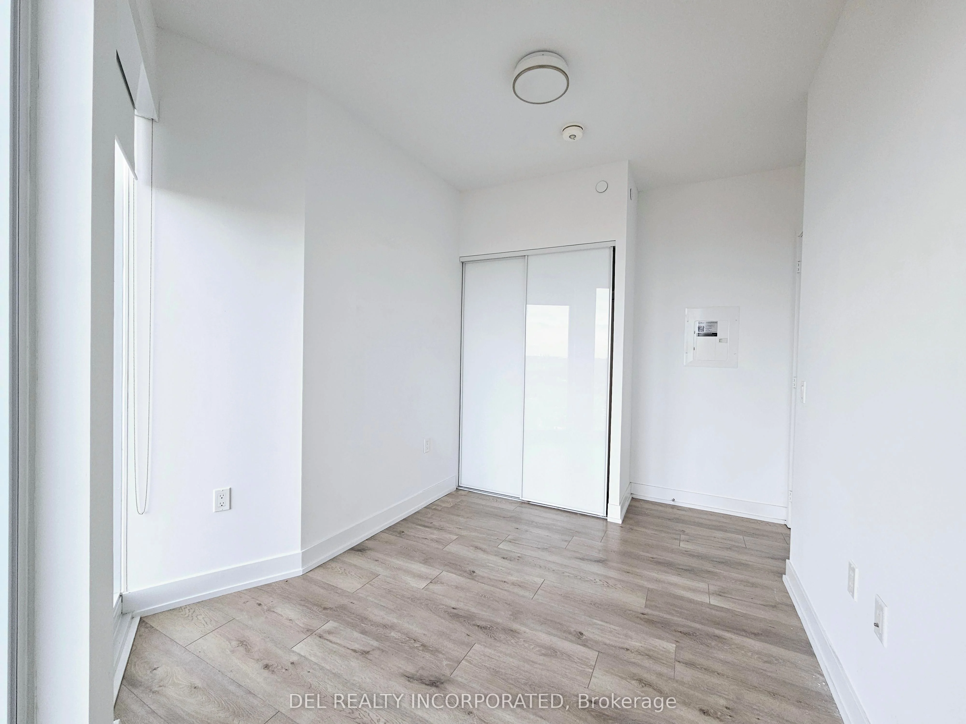 575 Bloor Street E 2102, Toronto C08, ON M4X 1J8