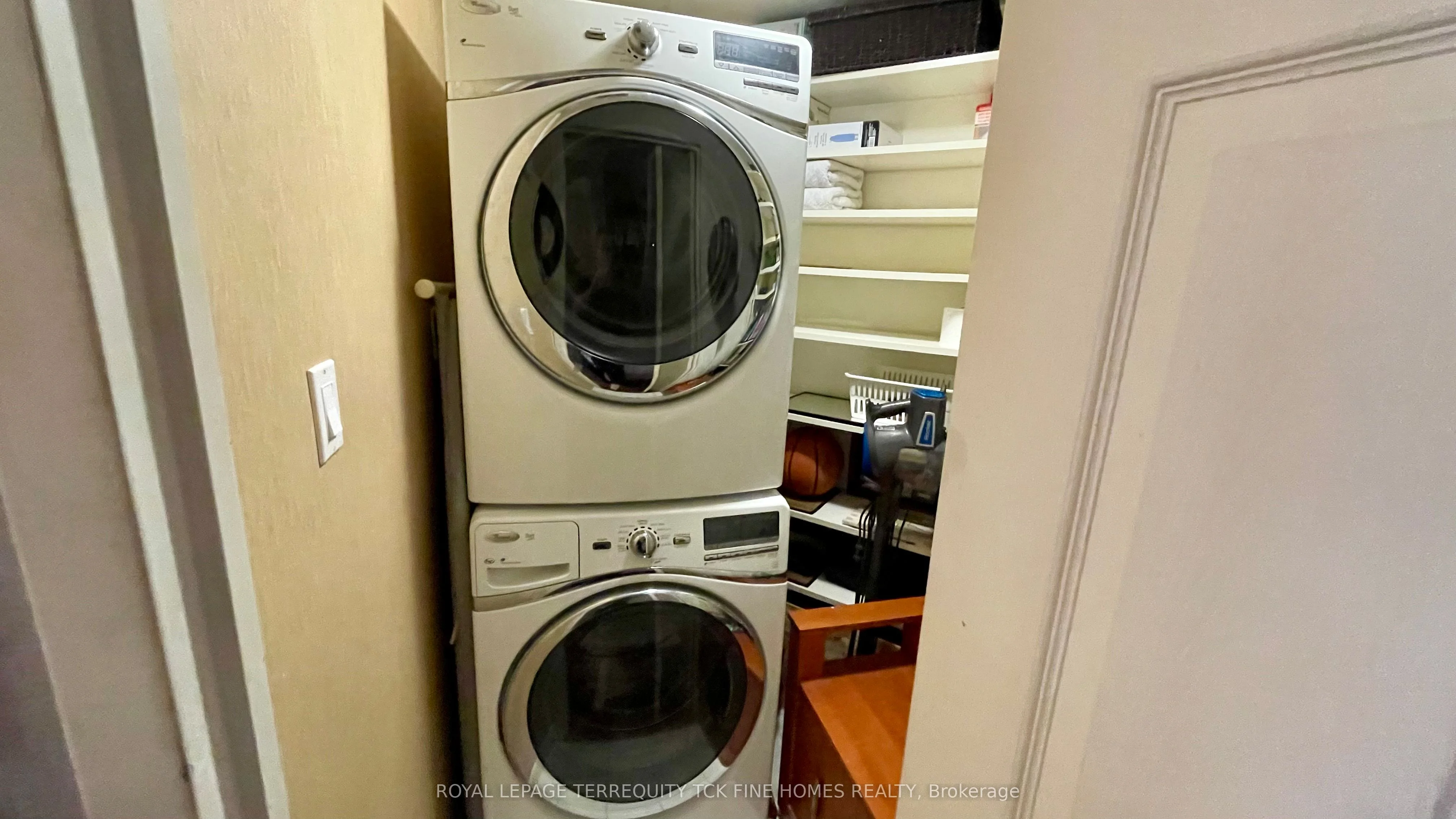 10 Yonge Street 2606, Toronto C01, ON M5J 1R4