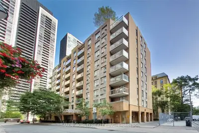 99 Hayden Street 907, Toronto C08, On M4y 2p2