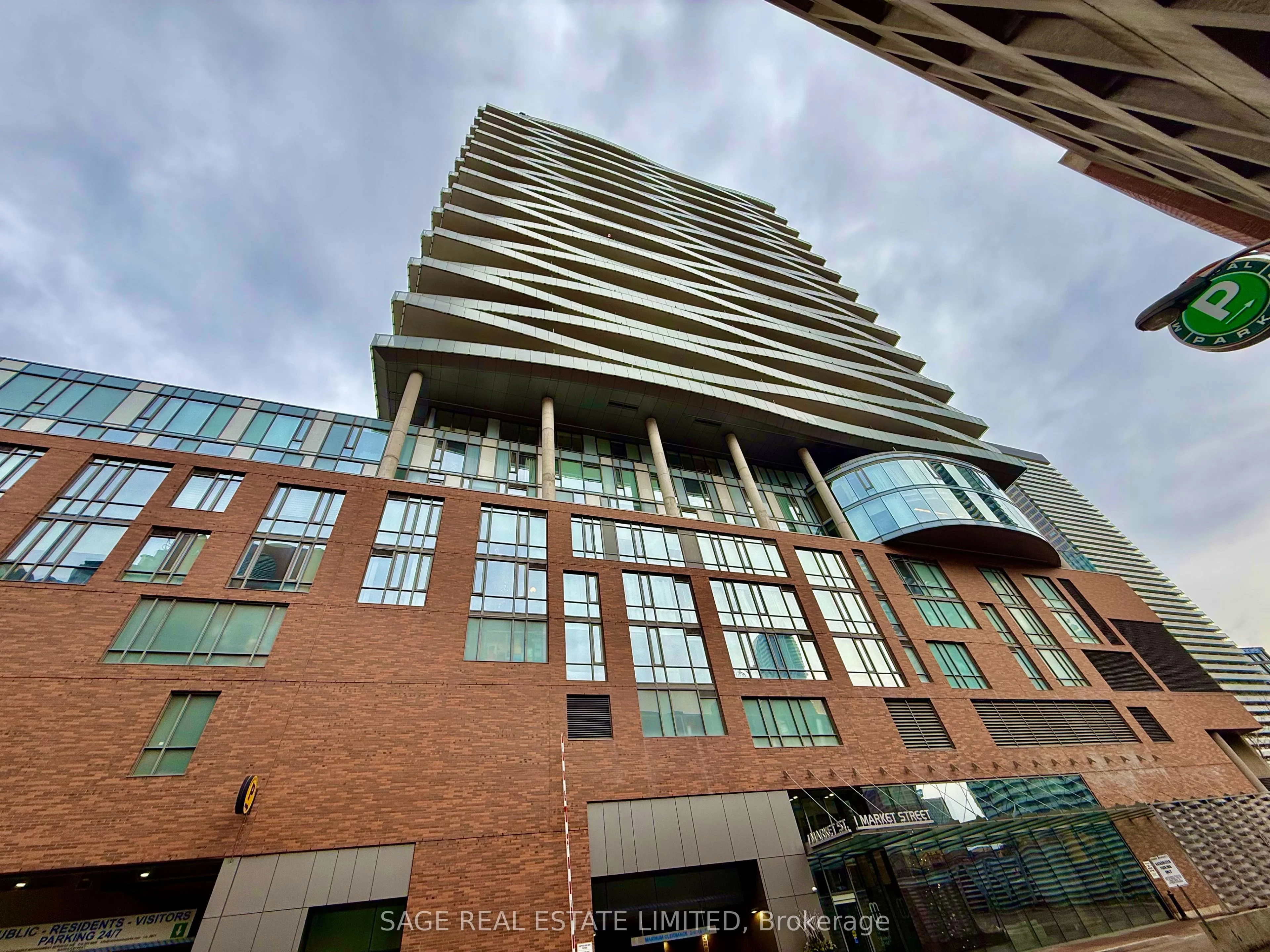 Condo Apartment in Toronto