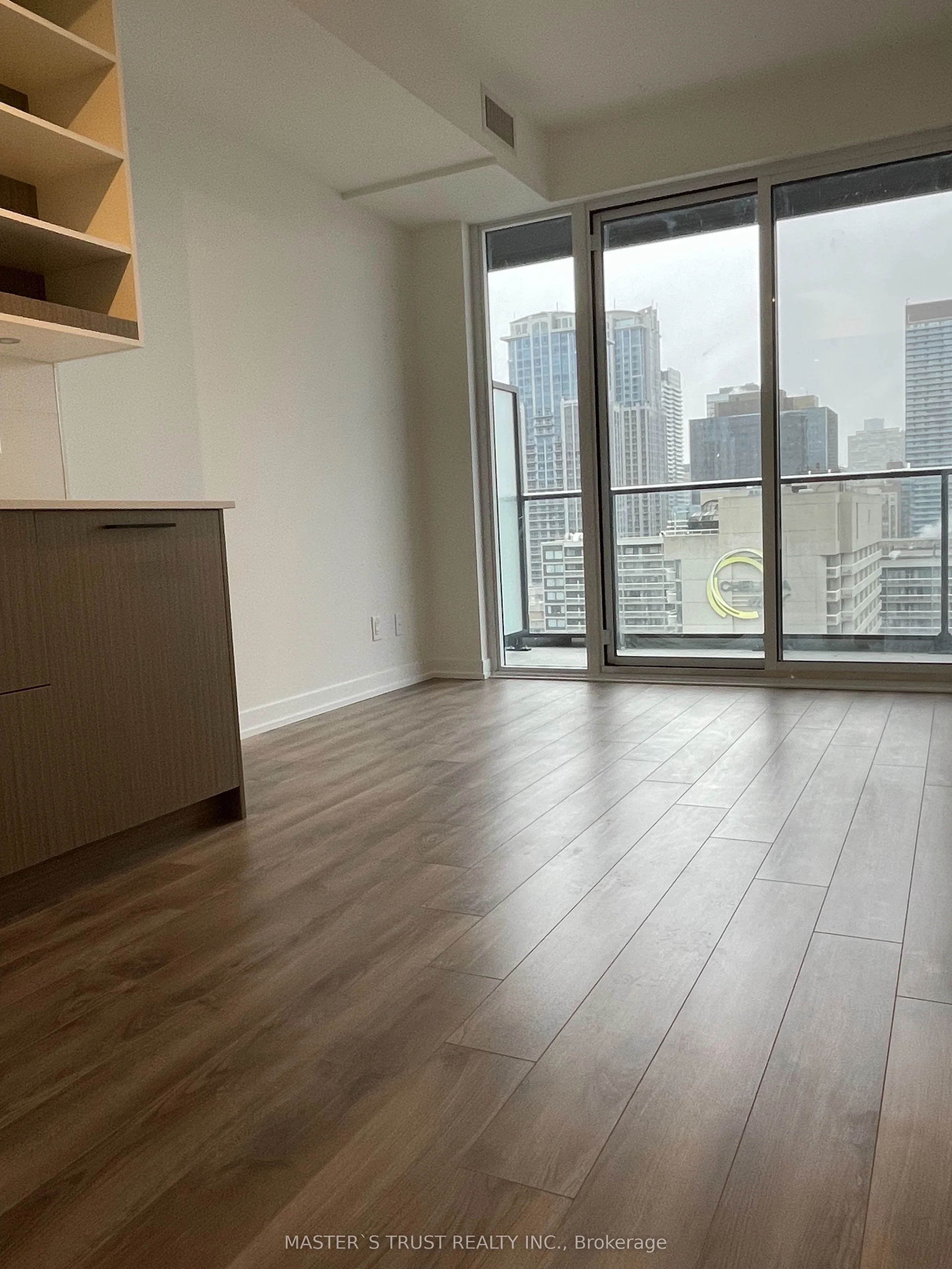 20 Edward Street 2322, Toronto C01, On M5g 1c9